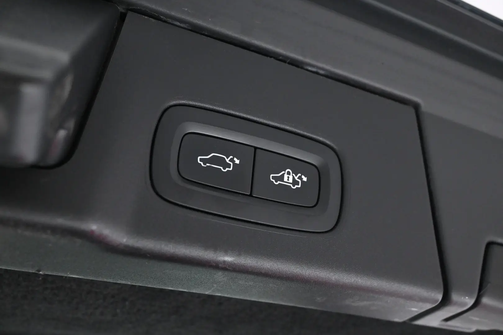 Car Image - 1GhW3ckCoL7Zix7tGcgBsE