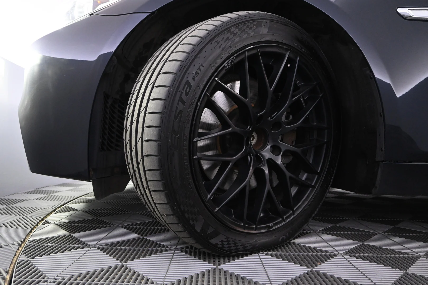 Car Image - 5i5xBCiZtYeb37rc4Ht7dX