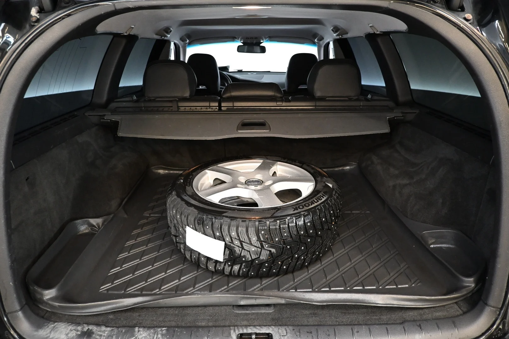 Car Image - 3q2JEkrY2X8qSF9vgy0FpJ