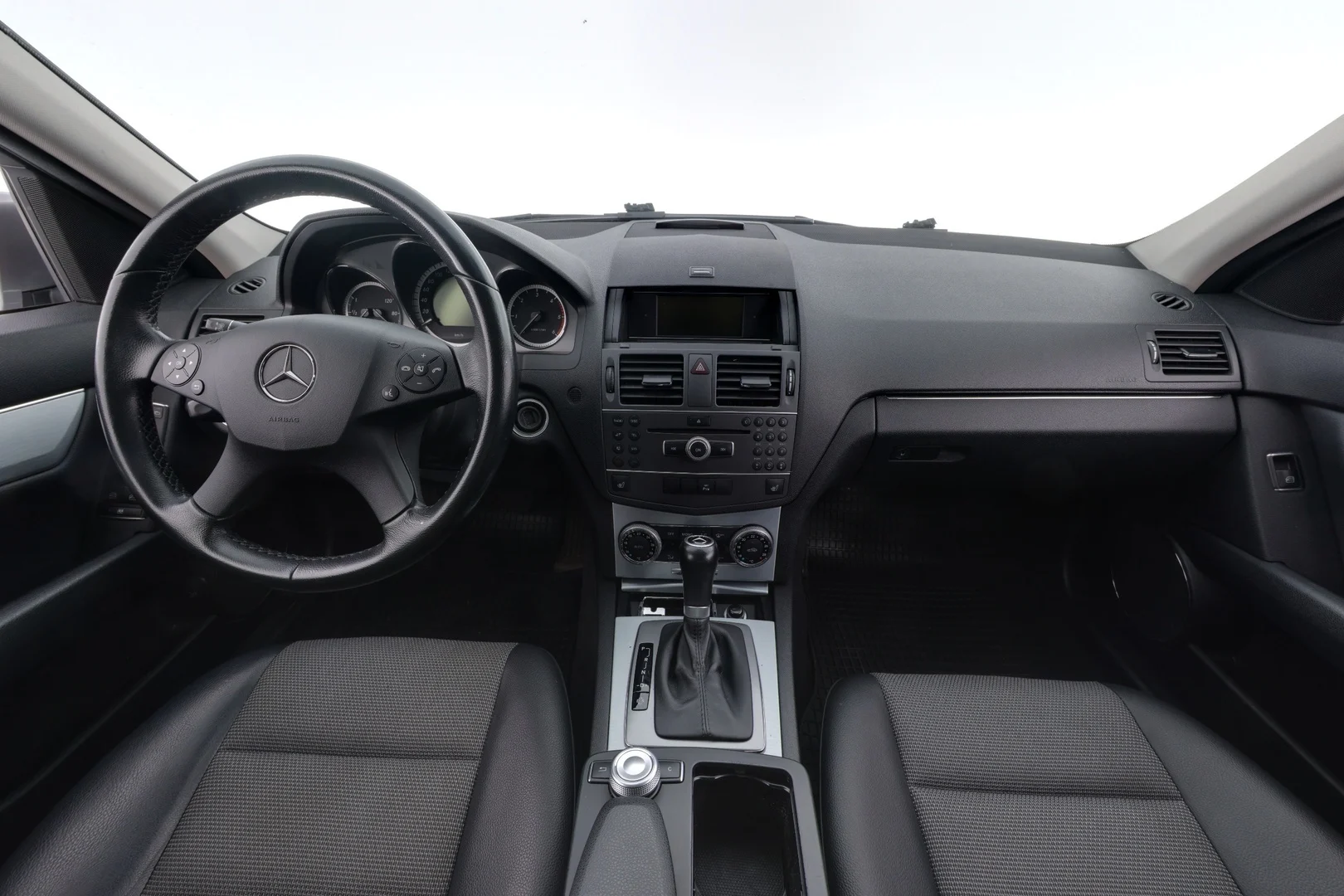 Car Image - 6vGXnhHeyryvPZQnjuhmyl