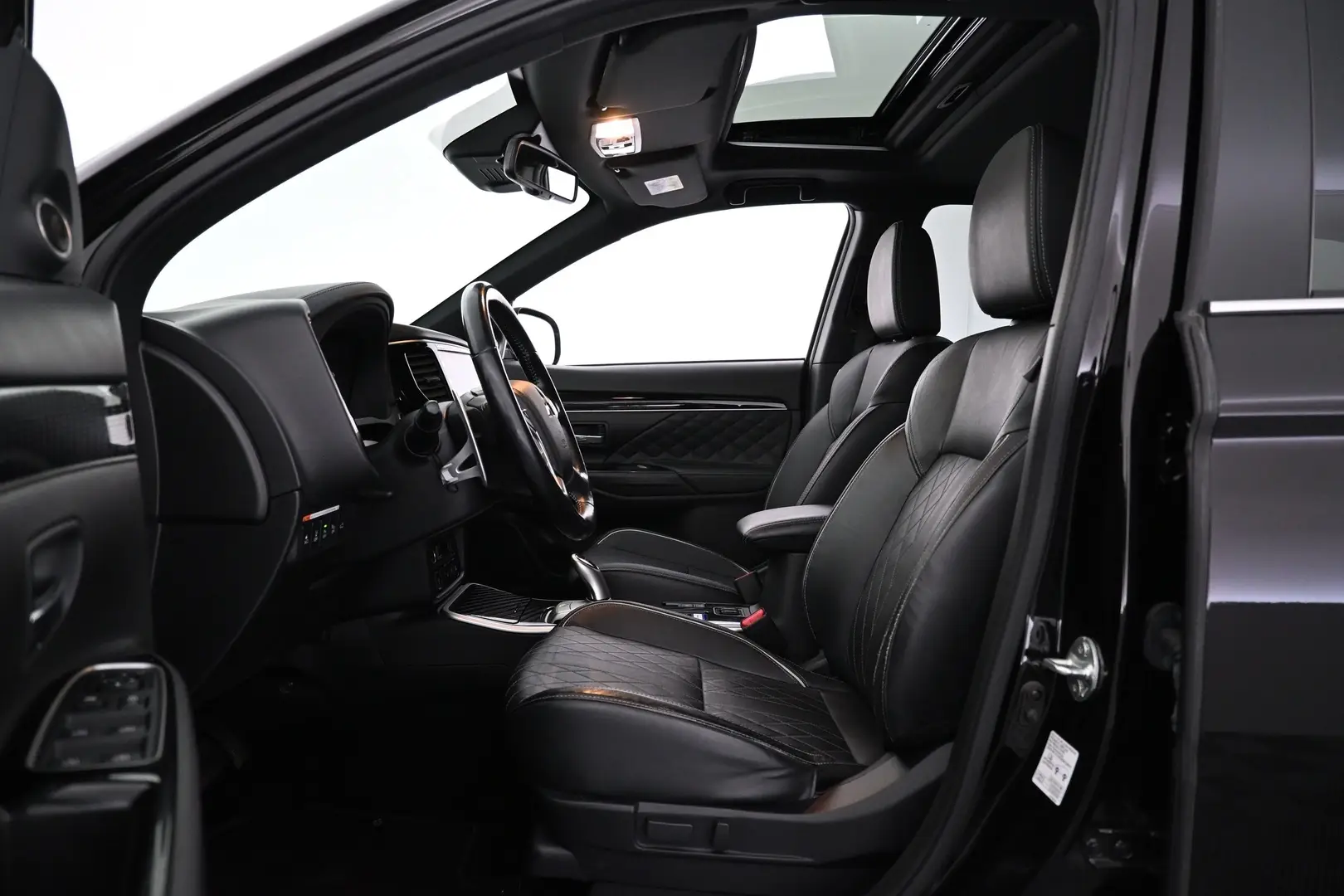 Car Image - 6tWU7S8DeqnNdLuAu69yJM