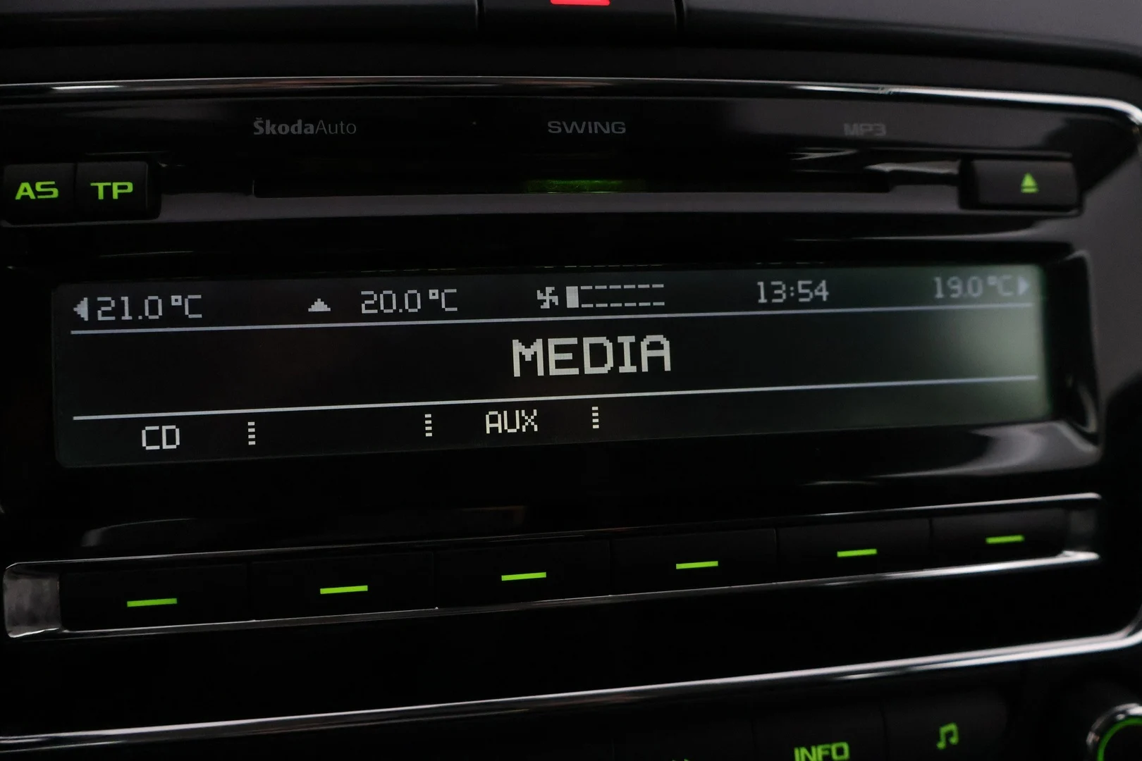 Car Image - 3I5gdL4Eq1CRyXhj6snyIv