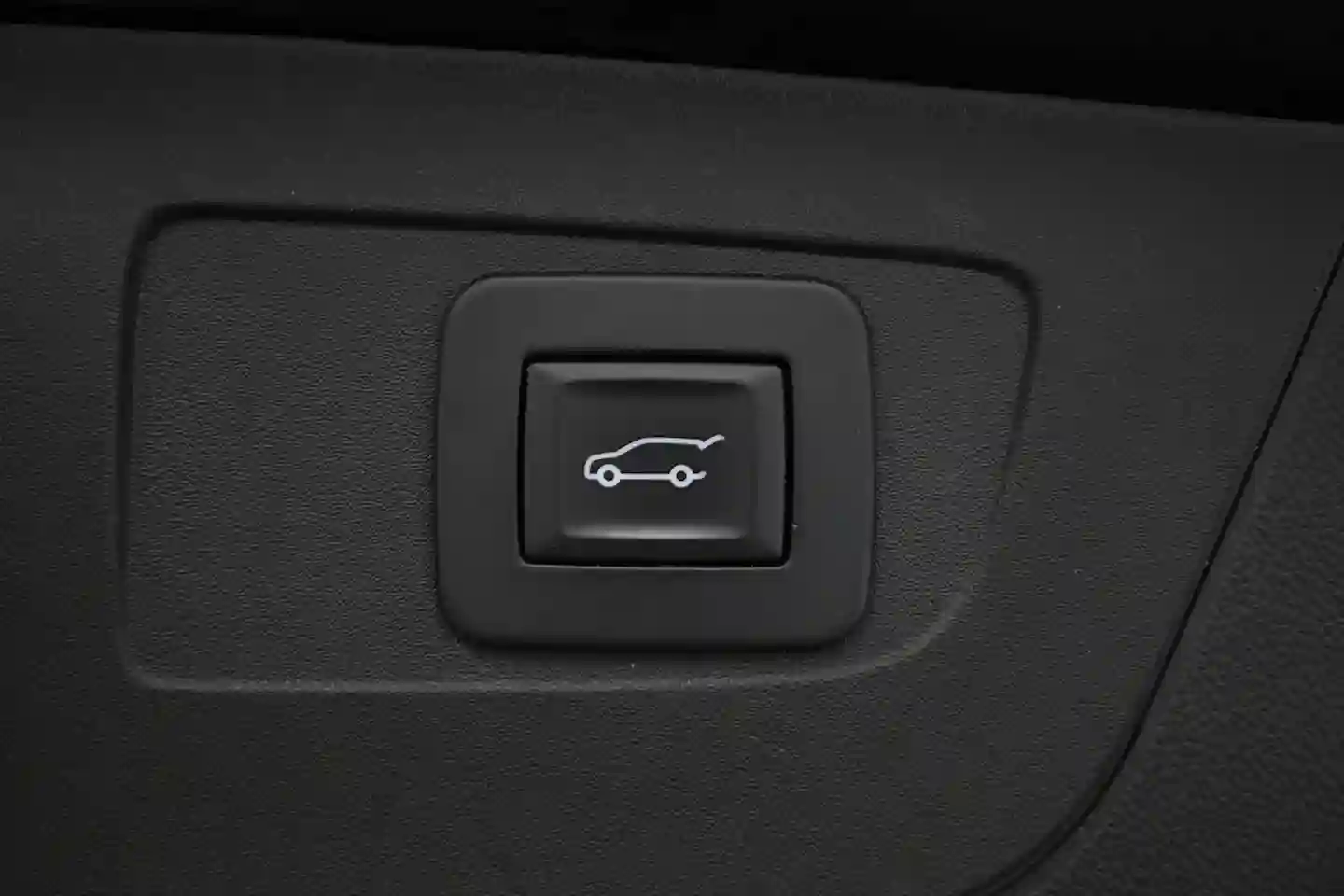 Car Image - 30T7RJbzdIxgF50ttIqZQT