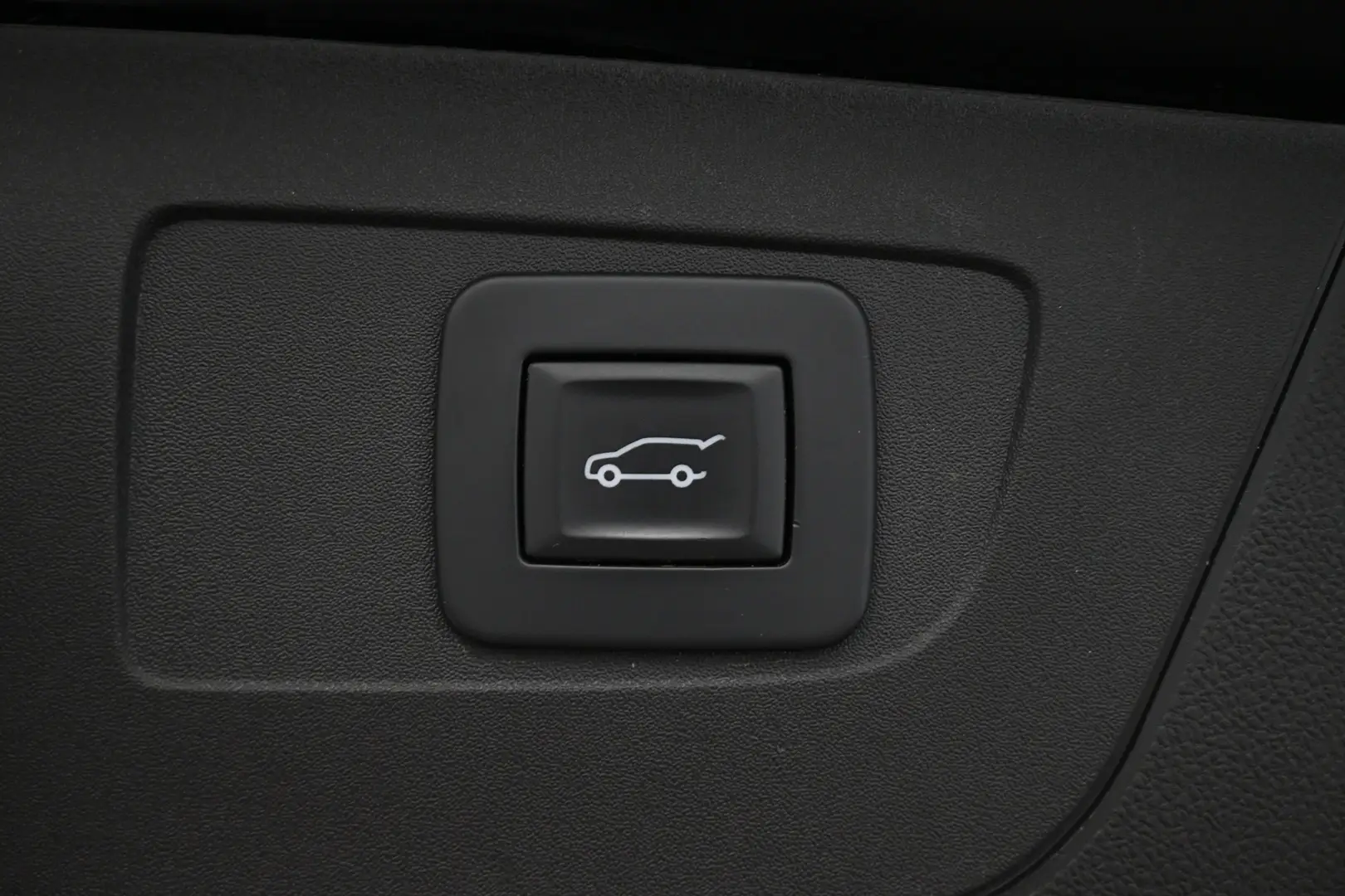 Car Image - 30T7RJbzdIxgF50ttIqZQT