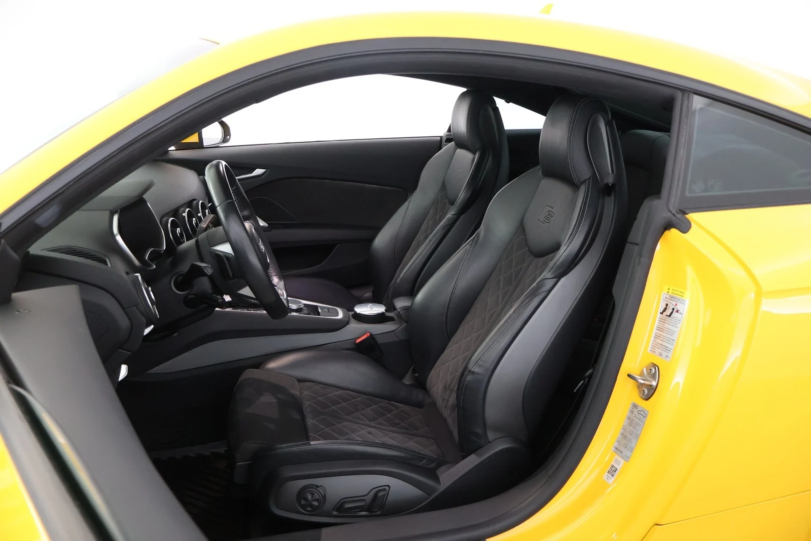 Car Image - 4zQcnaOtAqHMuc9yDZLnuM