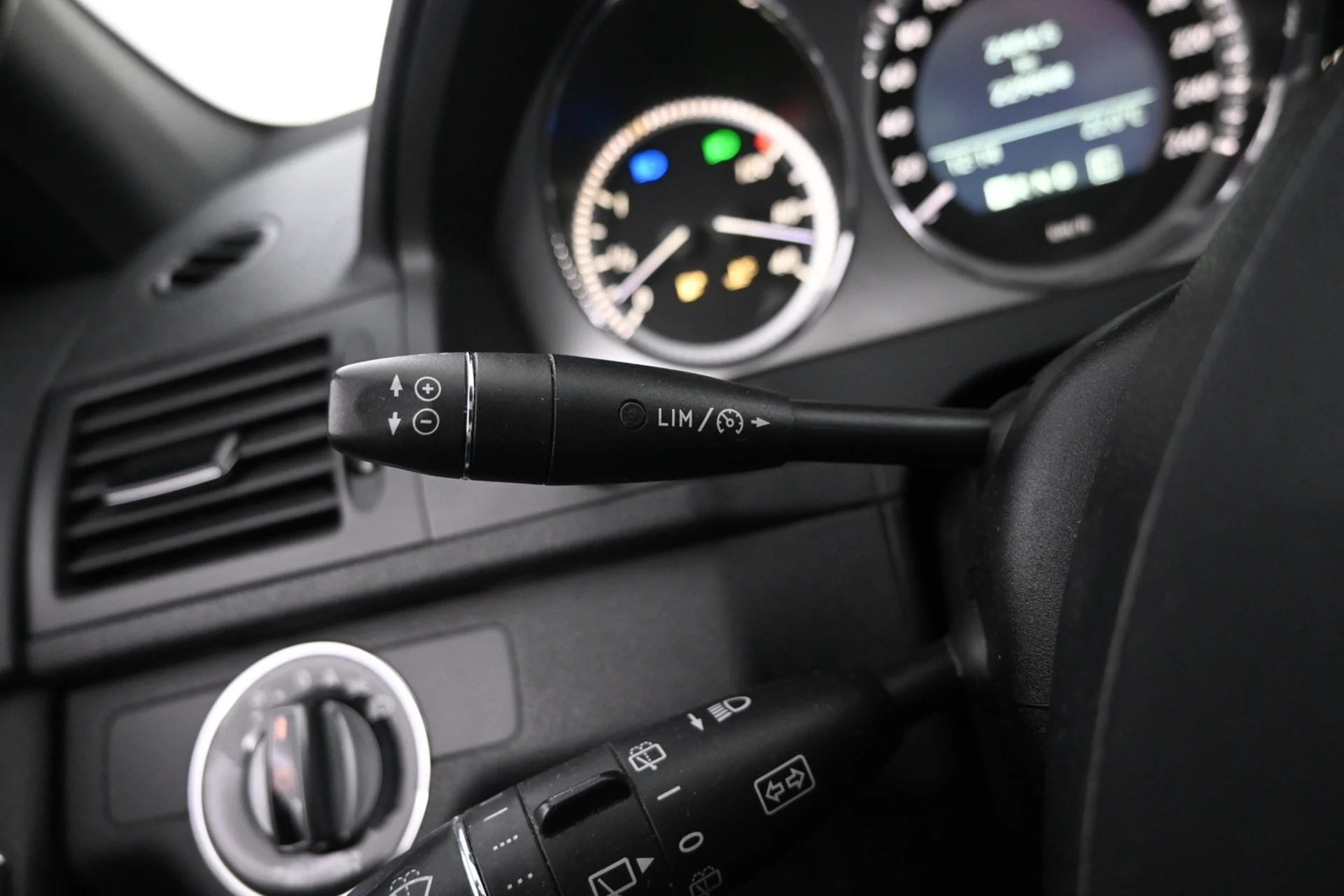 Car Image - 5JZhSFVdK41mf8bl1FBVOn