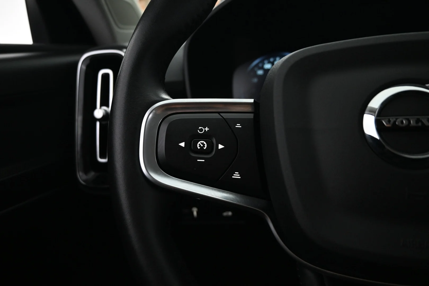 Car Image - 1520iGE46axLTDIKbziQvJ