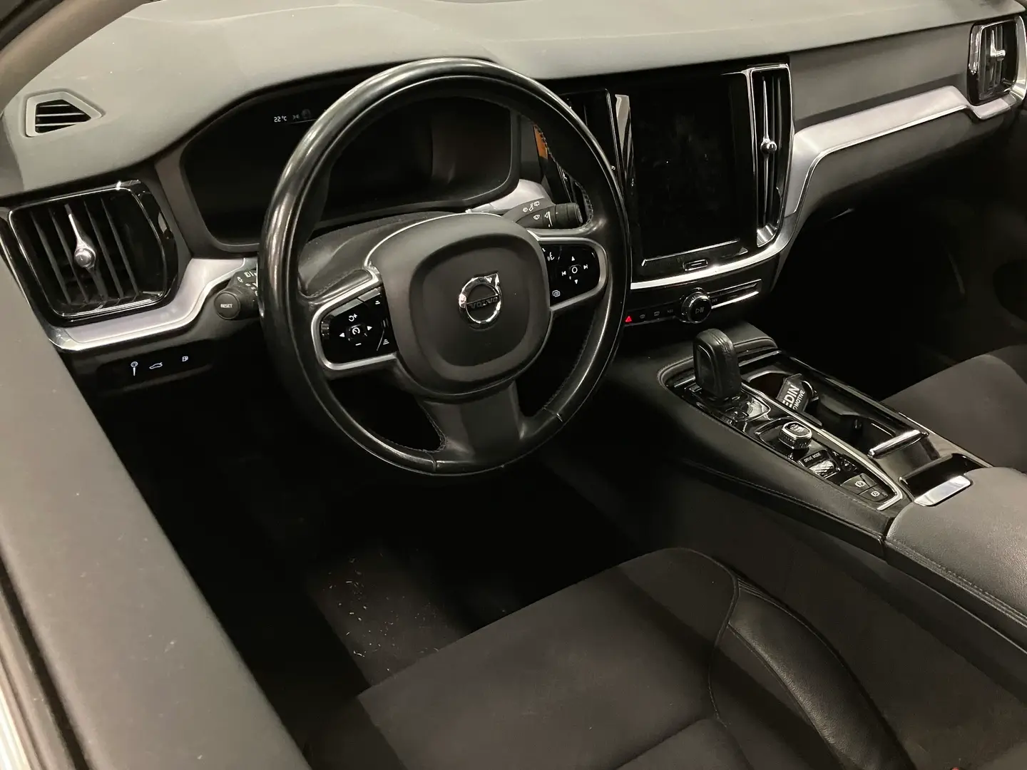 Car Image - uDDOUX4sCfxrj5MZD8XOL