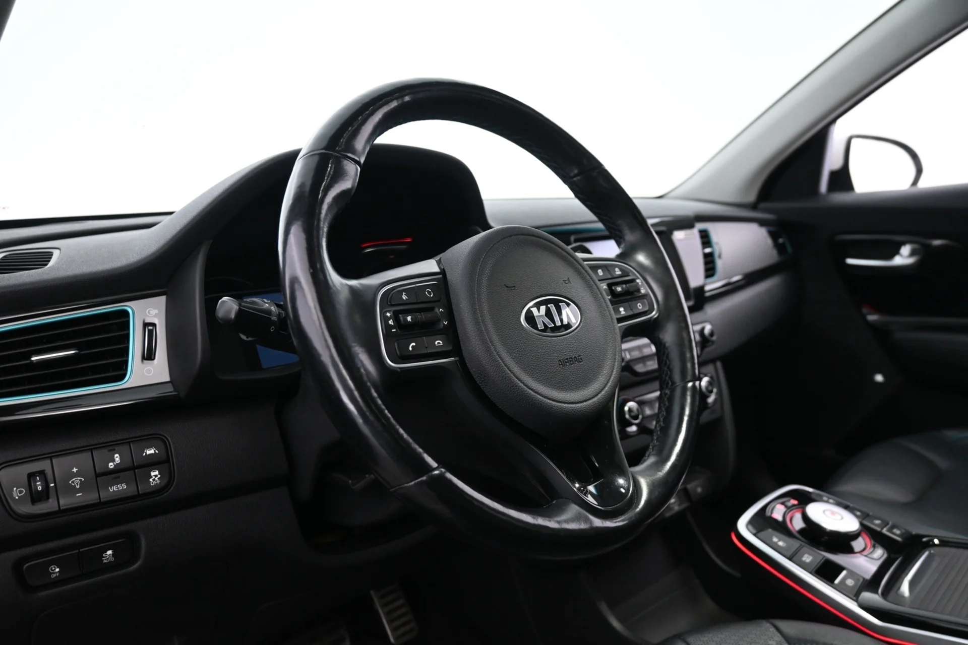 Car Image - 4egron1QYkuiOxzntit1u3