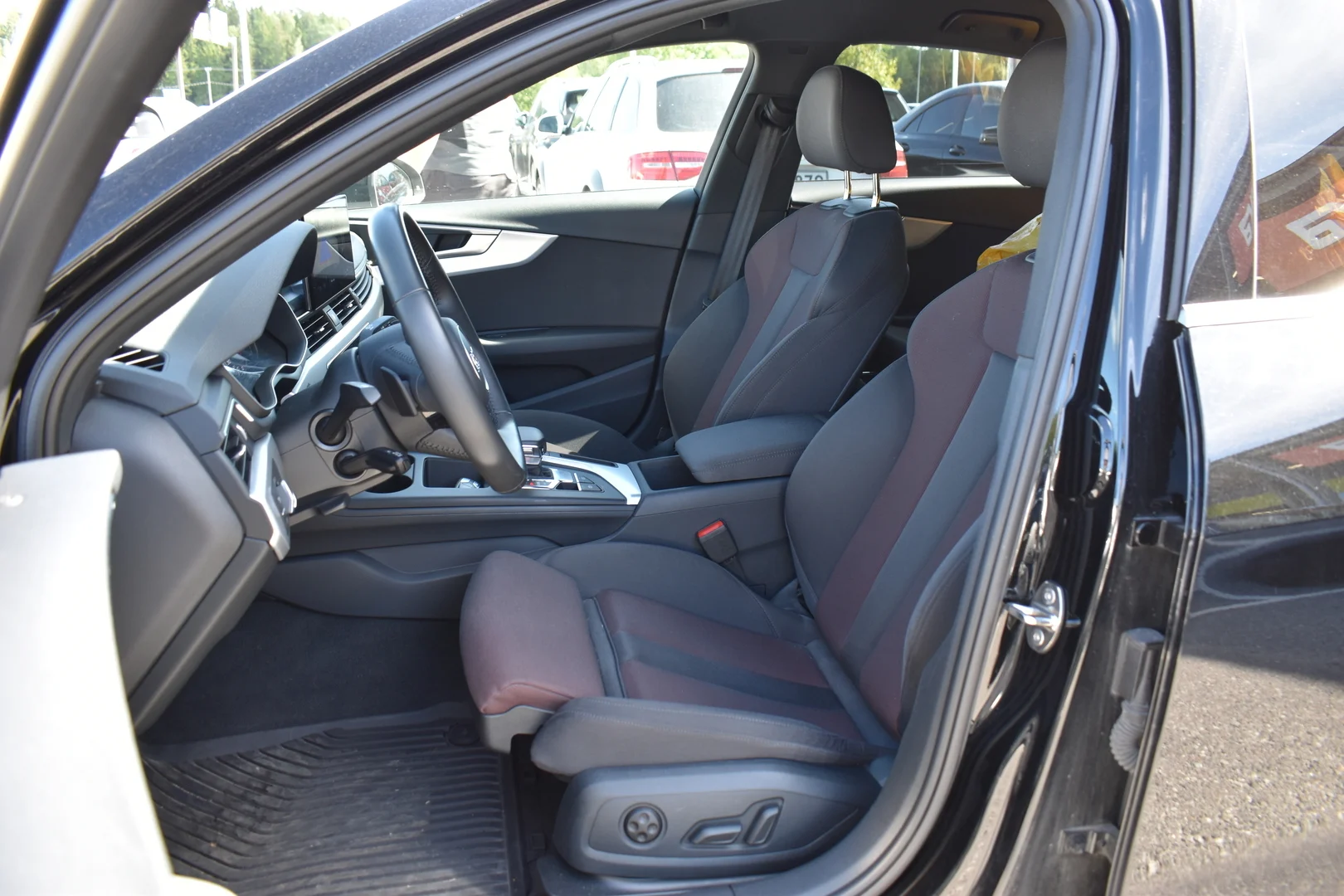 Car Image - 5DjJOxIysn7uPRYbRZvLuC