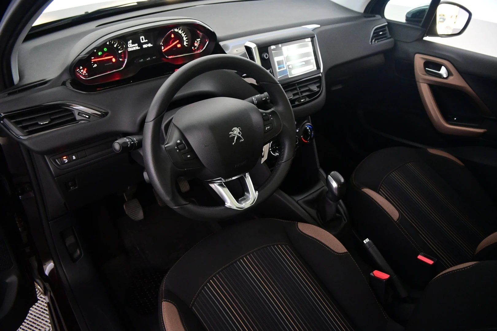 Car Image - 0jIywucNCcn2X4bDX2m2q