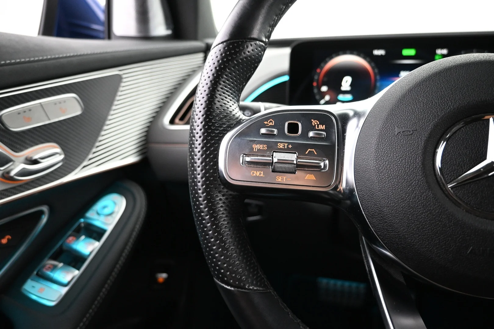 Car Image - 1hUXJM6u0pnDEF5mNBFzbc