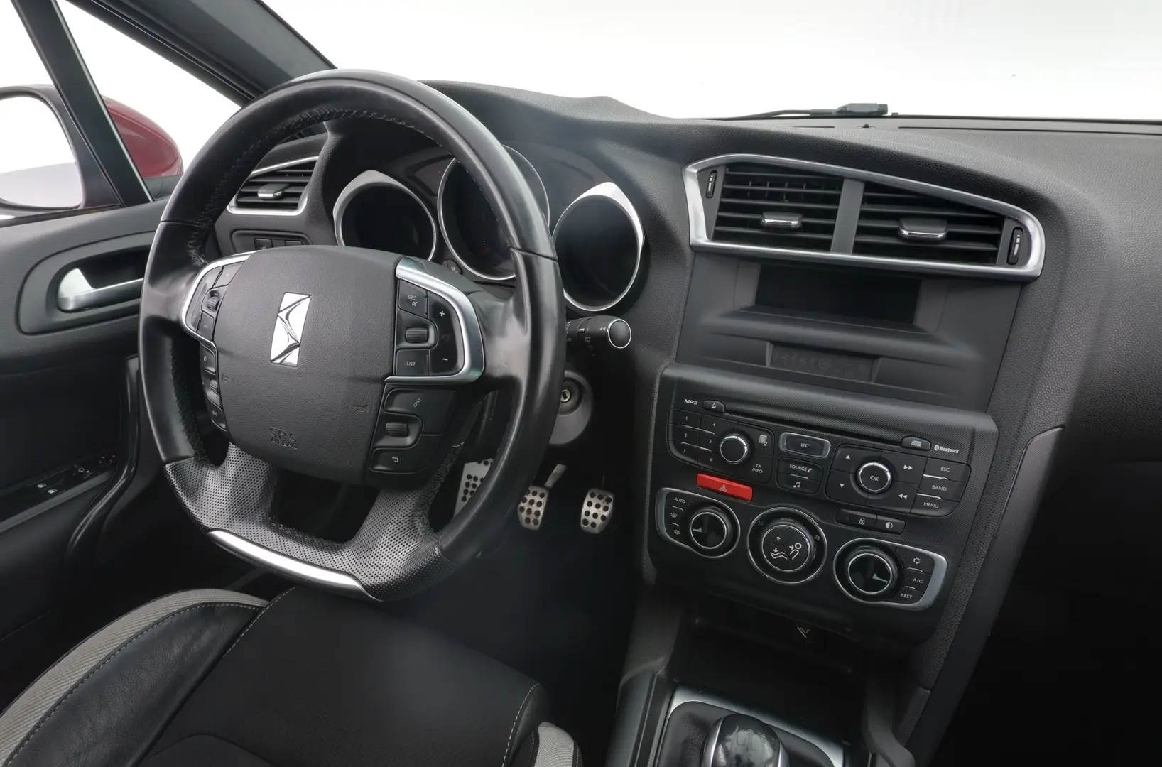 Car Image - 2asm22Y6d2rcJPq2llw8tb
