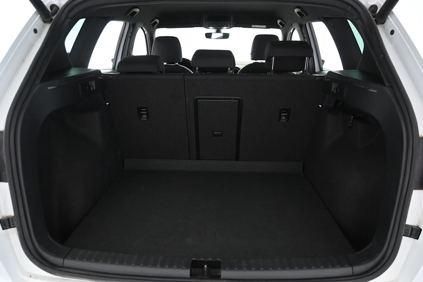 Car Image - 5CA2gRbFarKGlUvuaQ23wO