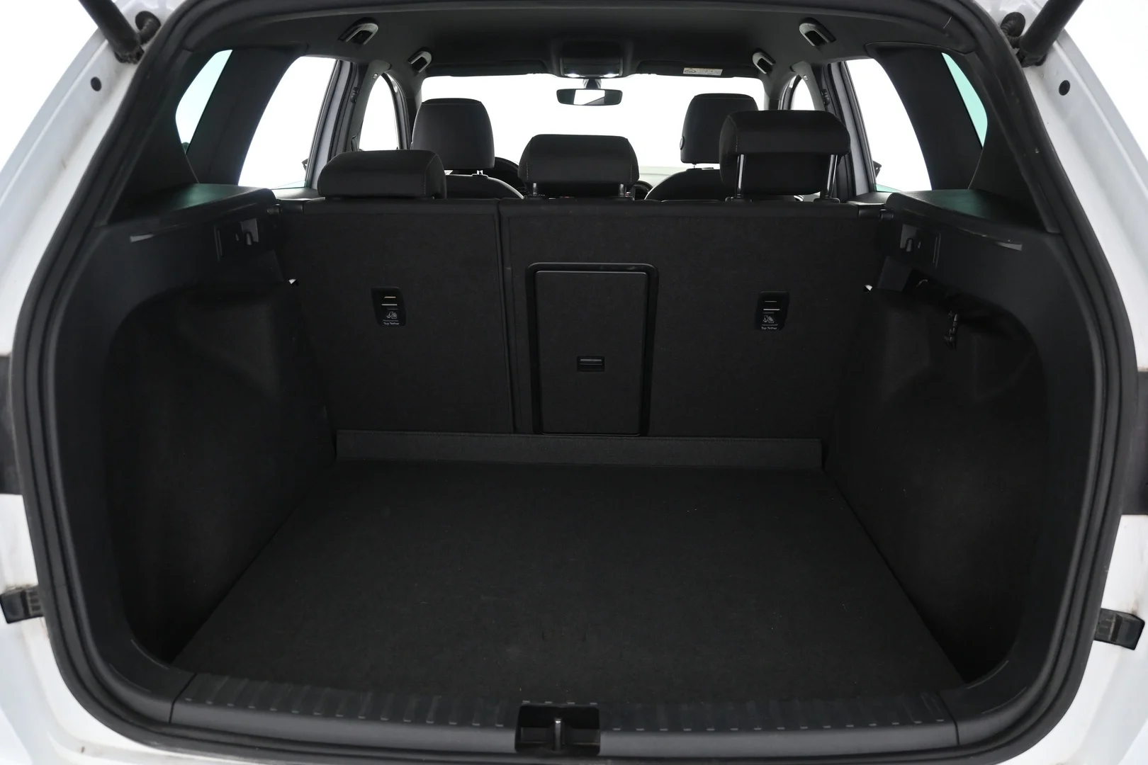 Car Image - 5CA2gRbFarKGlUvuaQ23wO