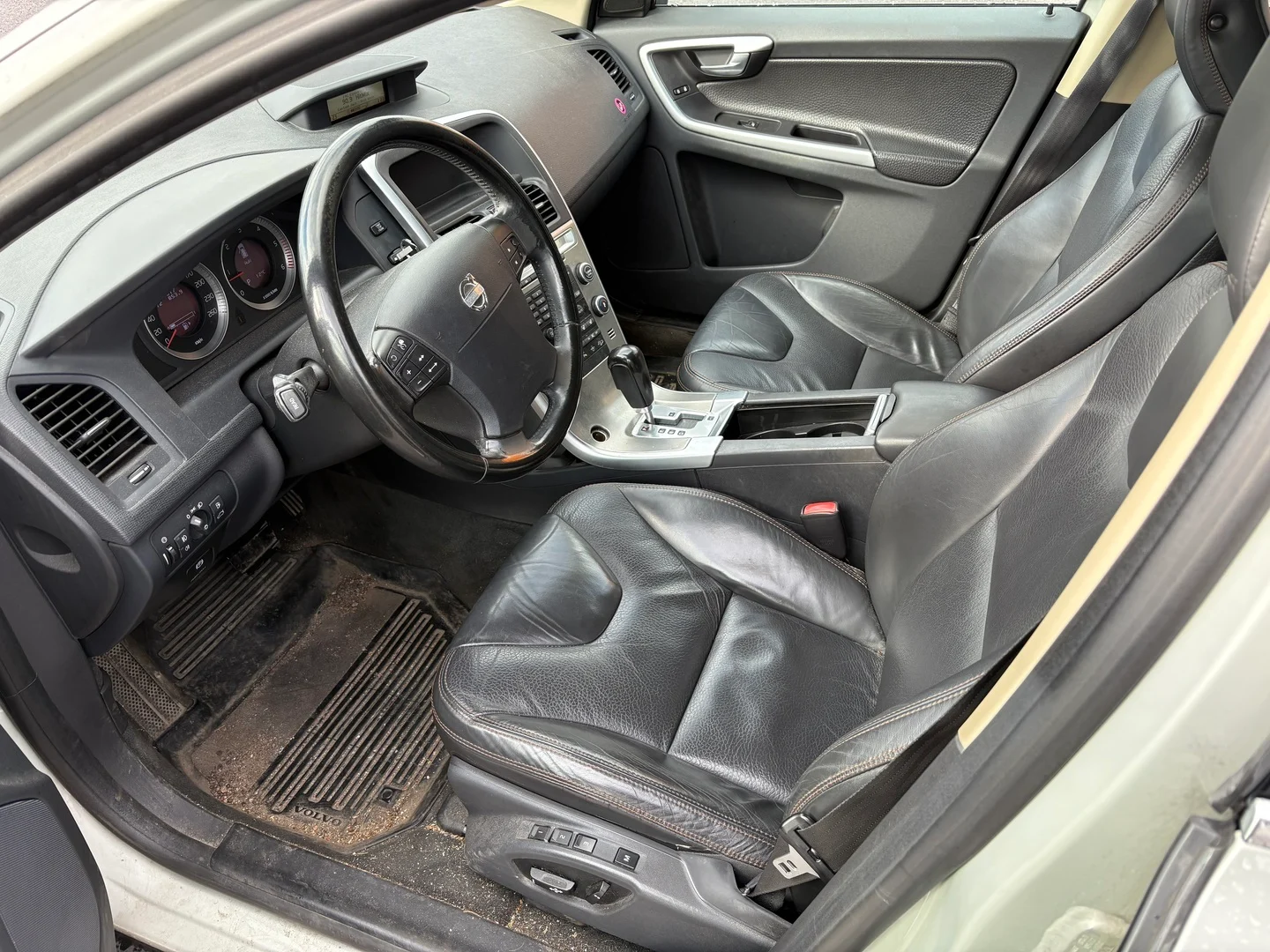 Car Image - ZFB749vB2MQn30AHy5QIe