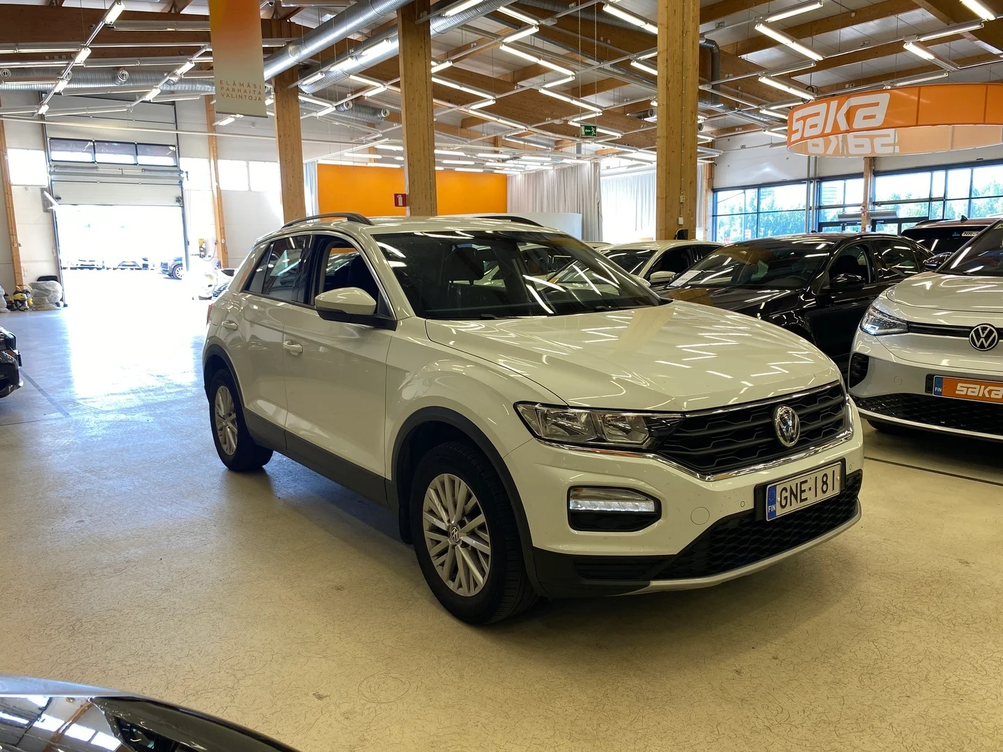 Car Image - 3wLHXfbV7f6yqM40FGIdBw