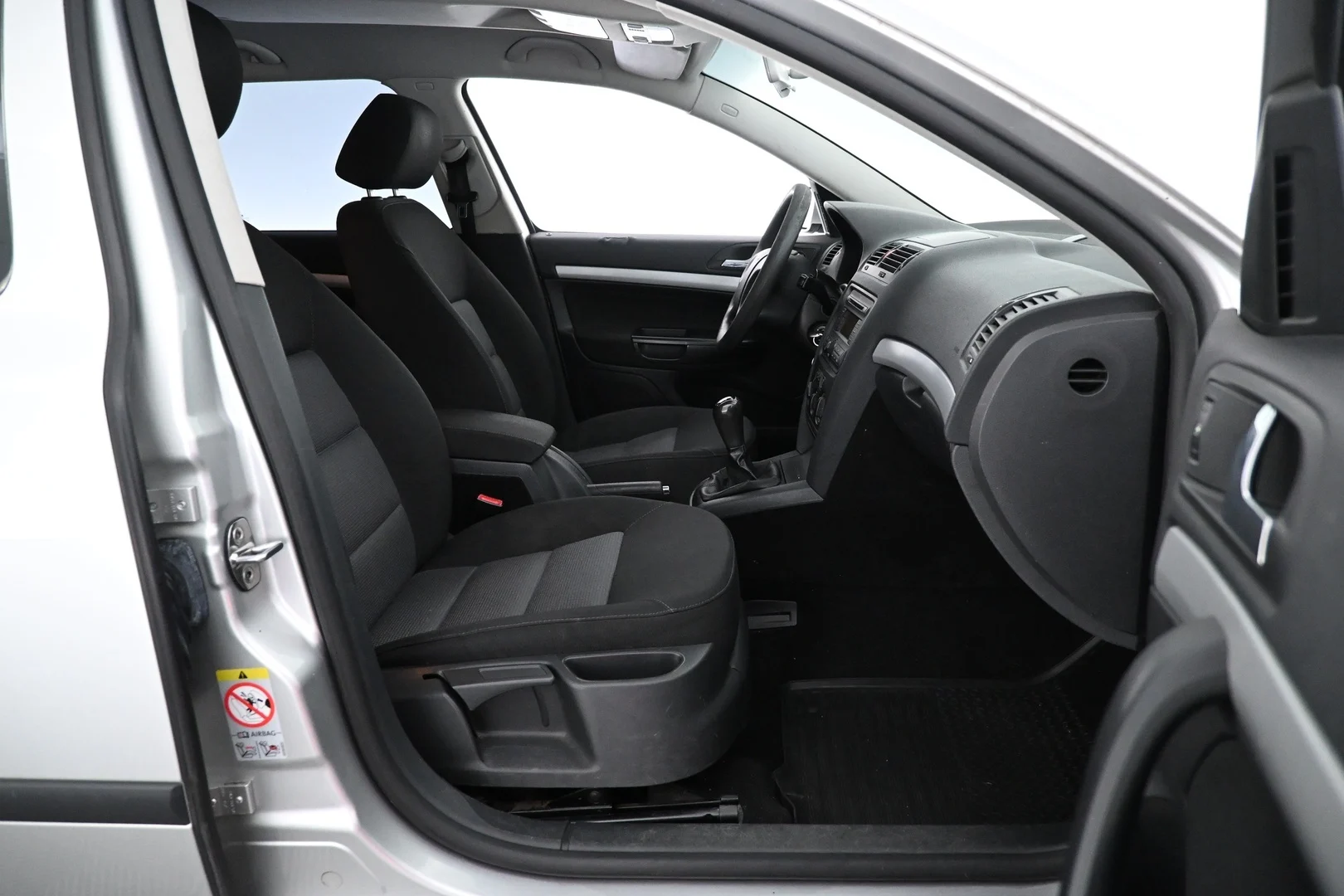 Car Image - 6hPnDHgYcF1jHqFEVaYHcA