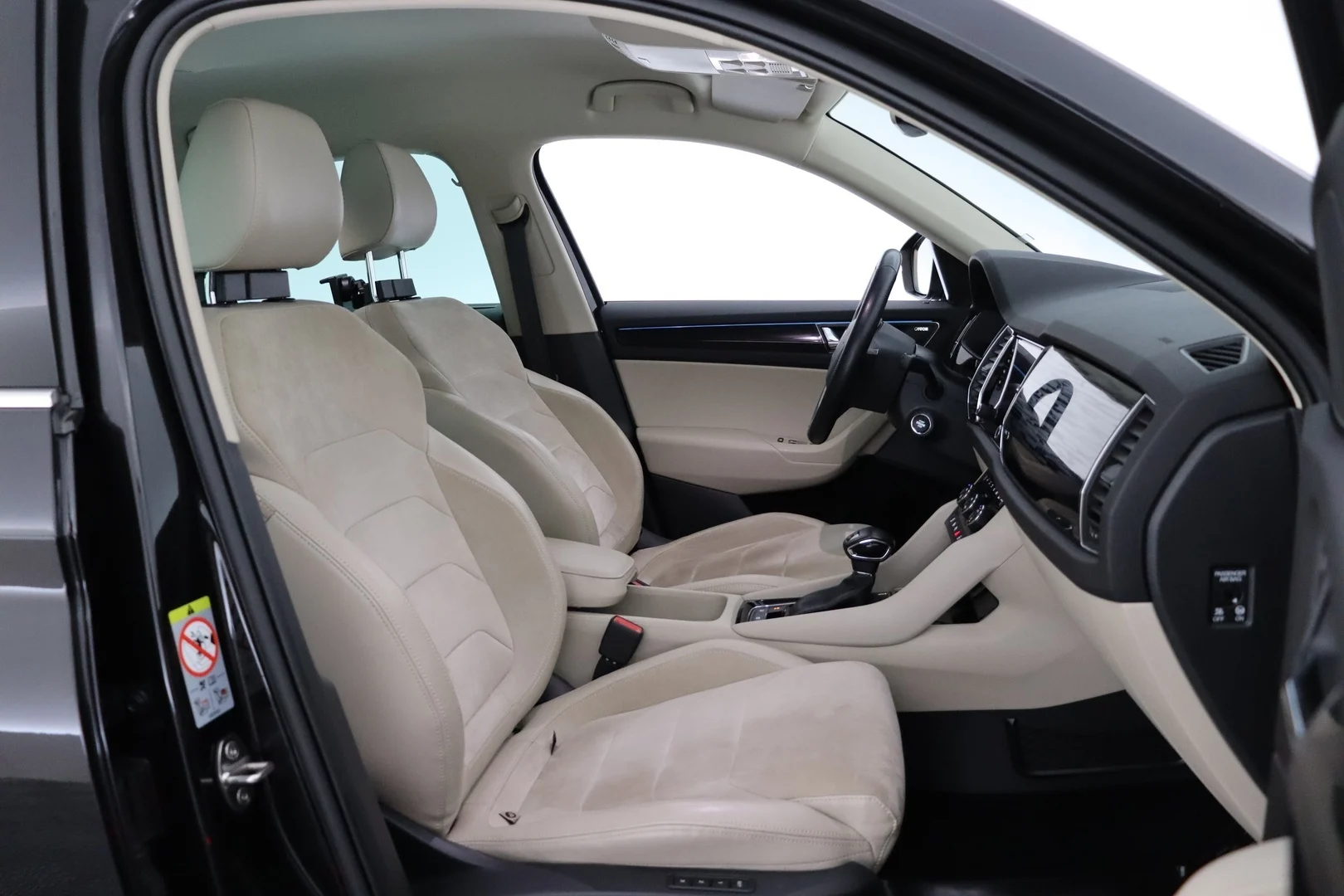 Car Image - Z7FpyXGeUV6y11VpFbhqC