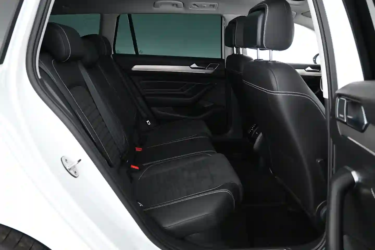 Car Image - 2FczeDDtWsb0OPE6DSYiQD