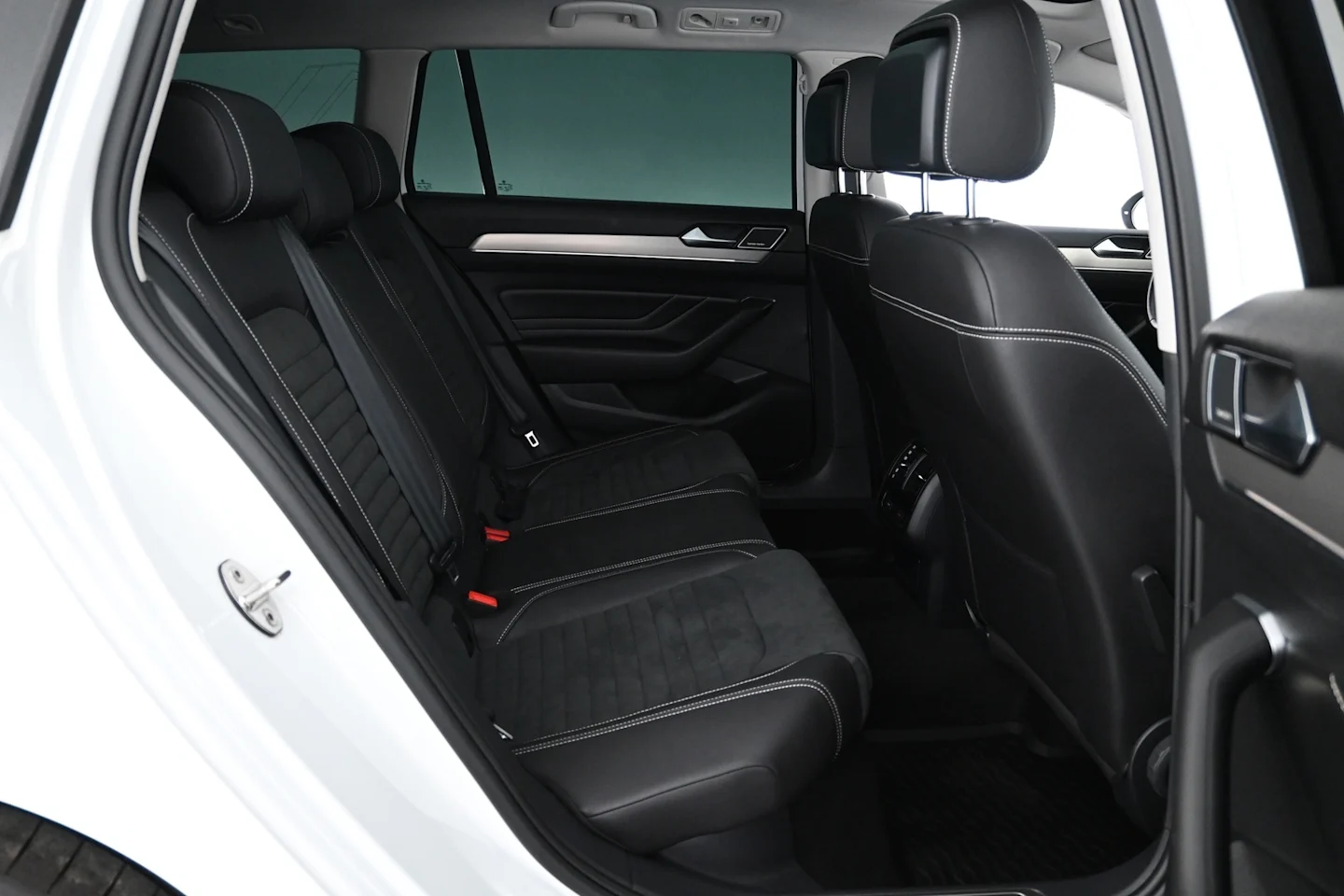 Car Image - 2FczeDDtWsb0OPE6DSYiQD
