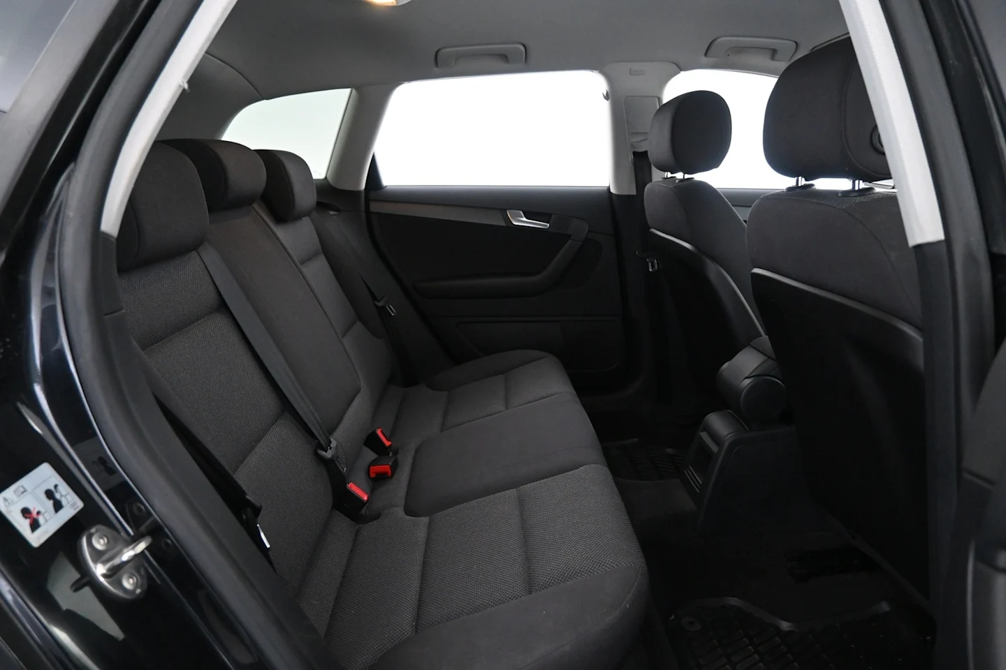 Car Image - 2kCL4xnrn2DbkslX2YoTpR