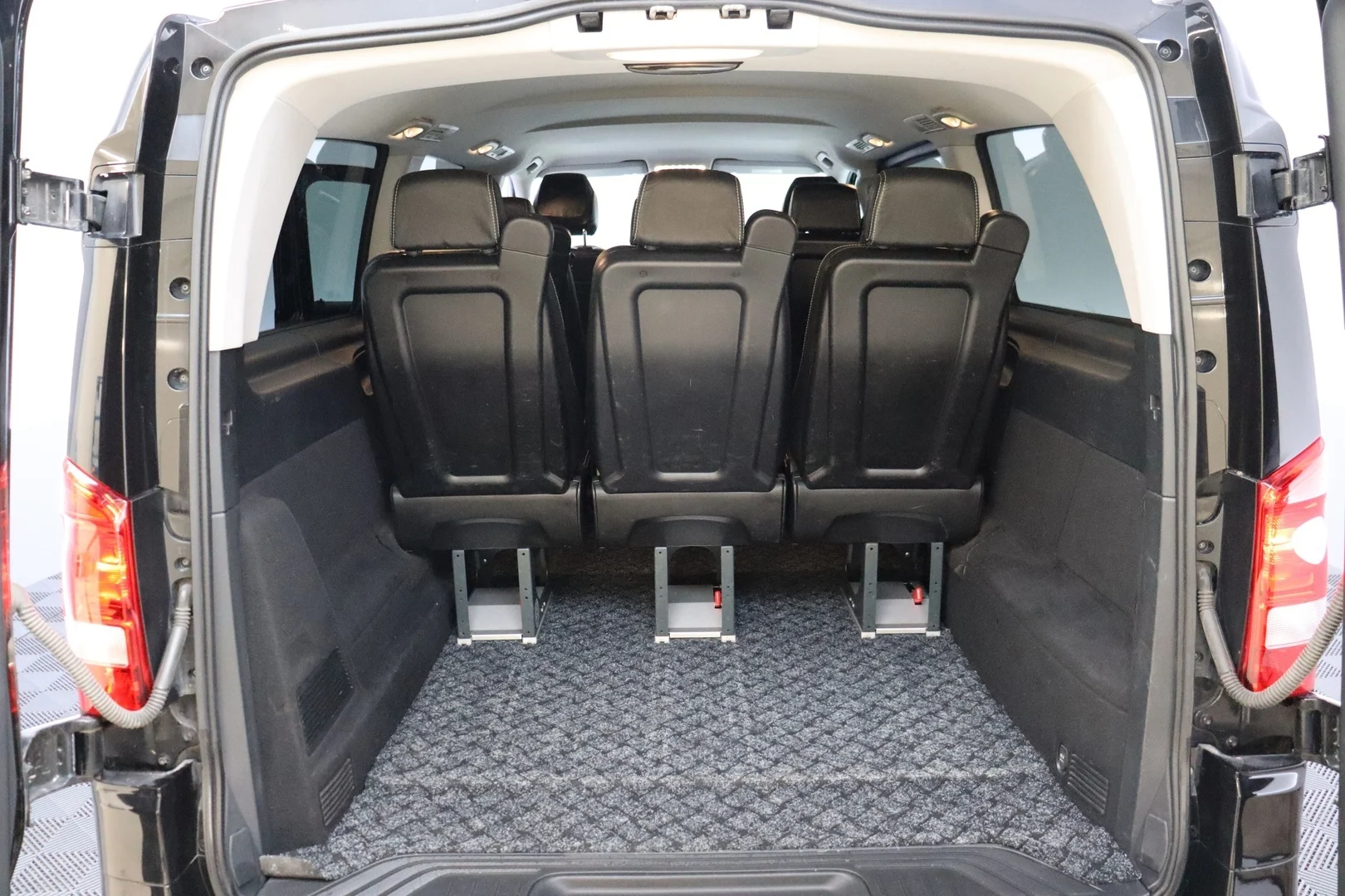Car Image - 2uhNCk52fIhsl7pYWILBBD