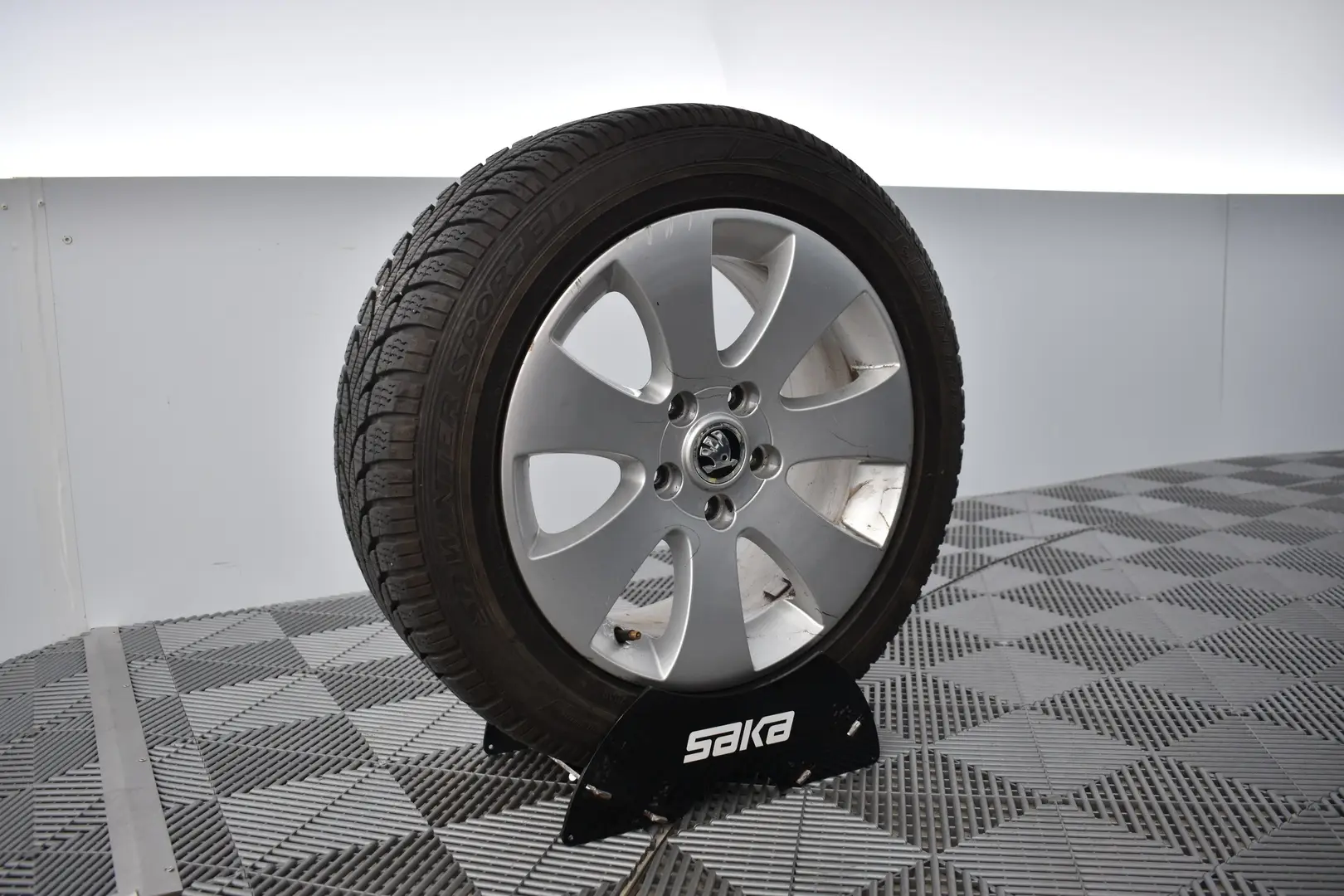 Car Image - 2A6N87Rp9LIGAb9RUVqpZJ