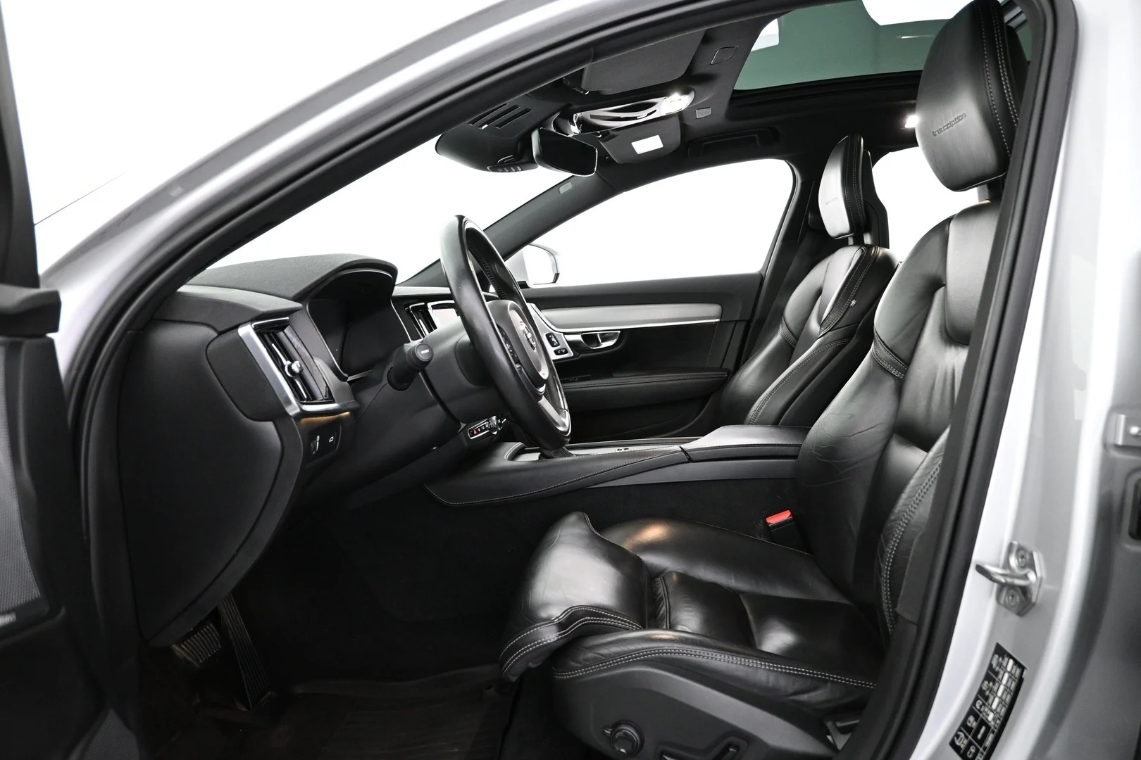 Car Image - 2IuiahSGn0QFxmOs9AmRHm