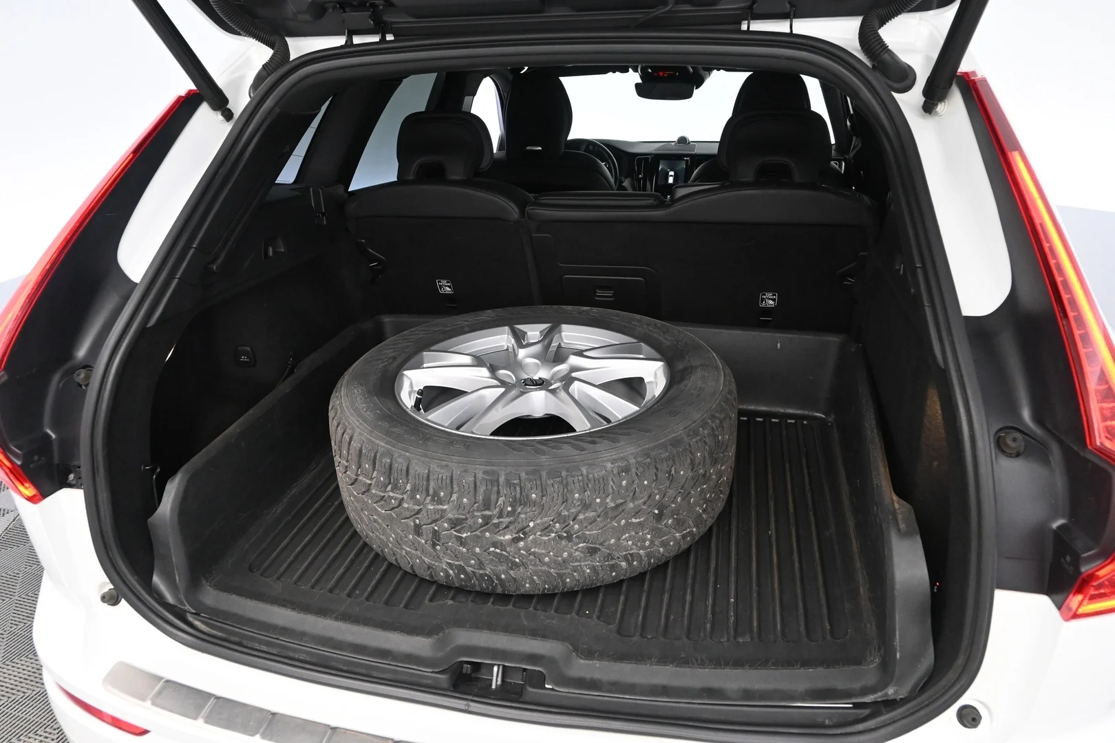 Car Image - 6kx7aPcYCgQHnkWFmrDK0E