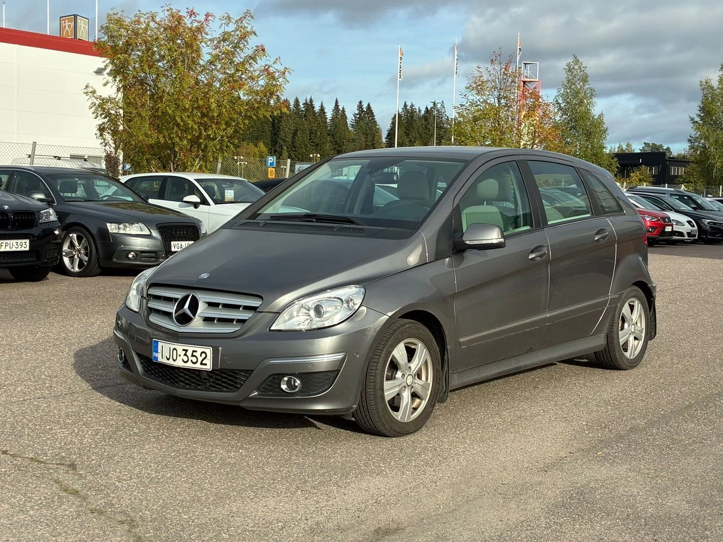 Car Image - 1OxsYQblN7dKr1opKKCdrA