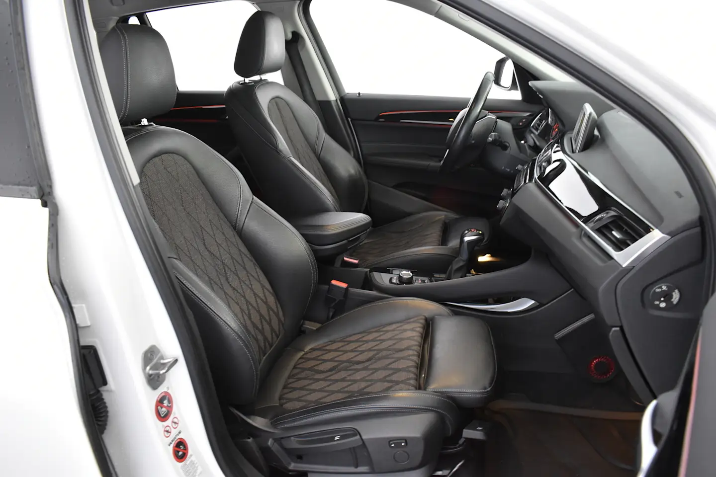 Car Image - 40newx8SglRZgG88P2Cmvi