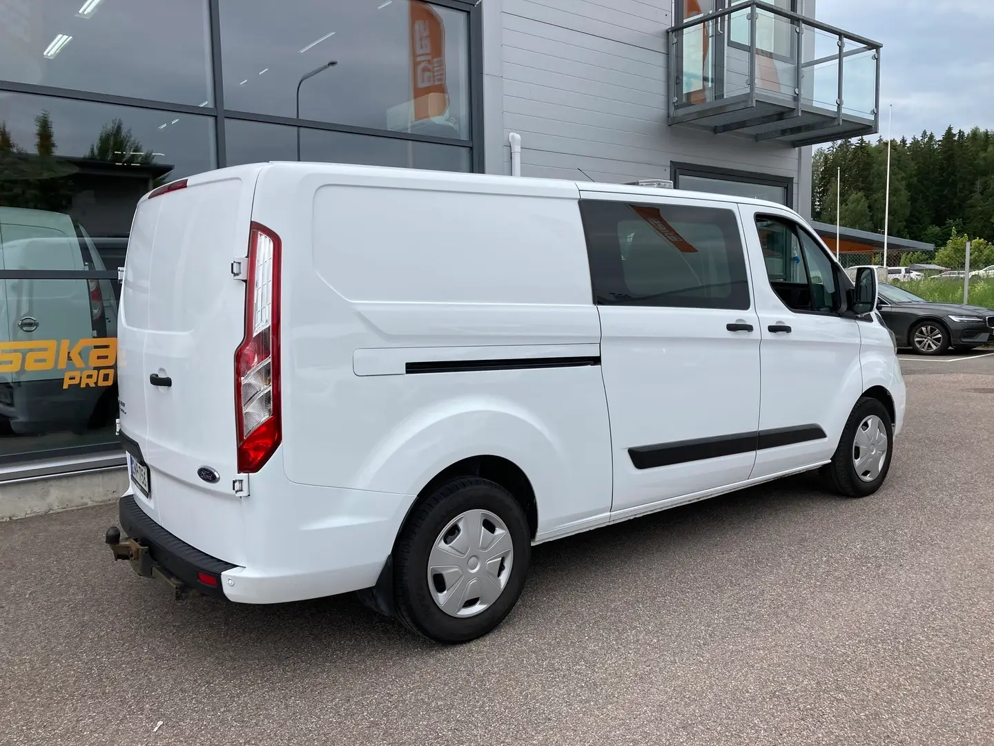 Car Image - kef4Lc9YhY2EetXVHjsLK