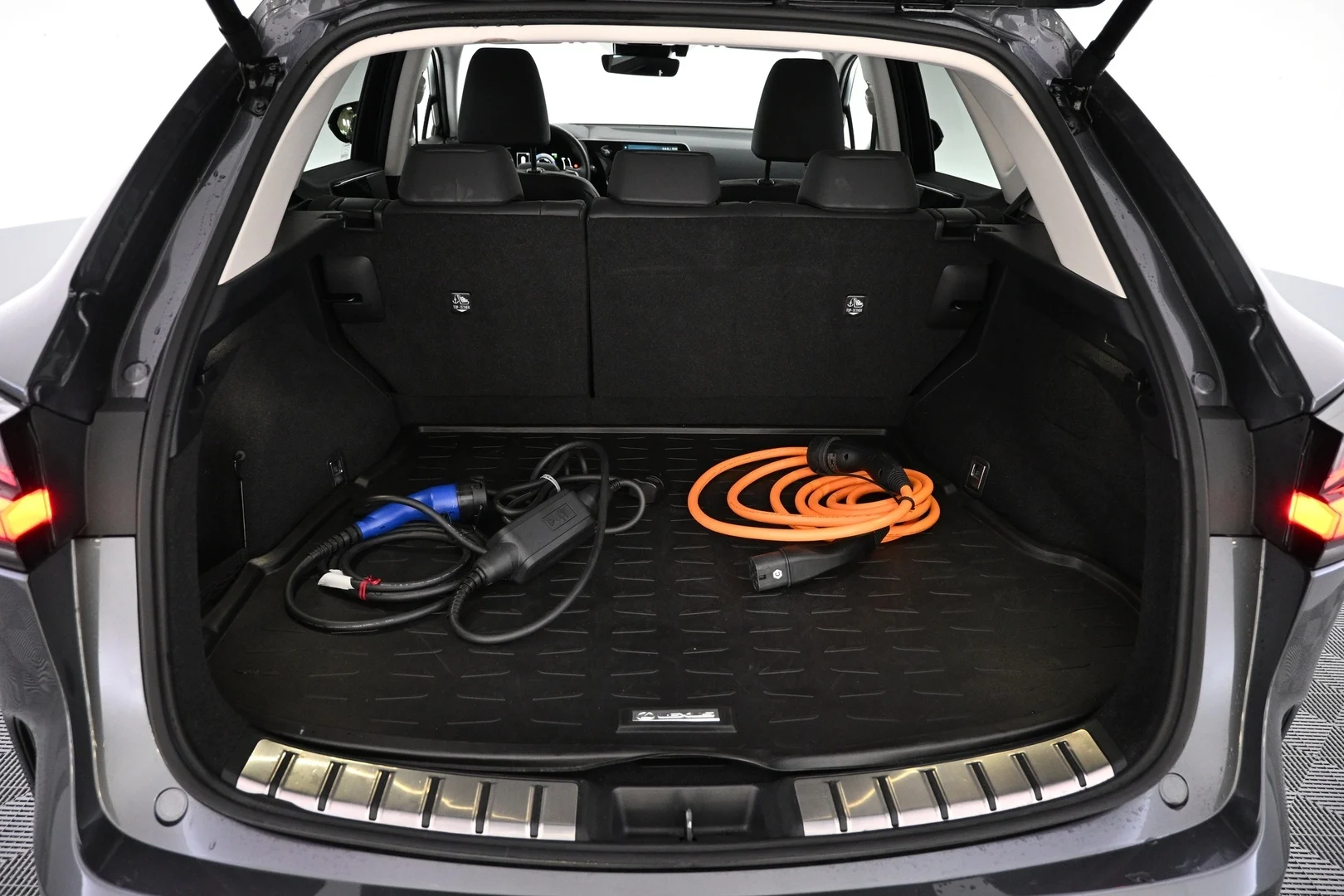 Car Image - 6eEV4S918TfqcHe2jtvB5i