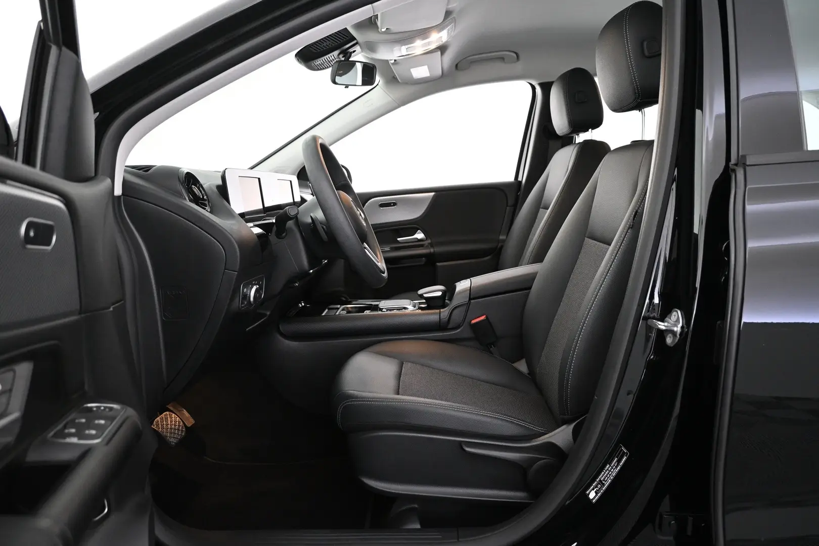 Car Image - KdnRJ8d7UCdiFDKsZ87TQ