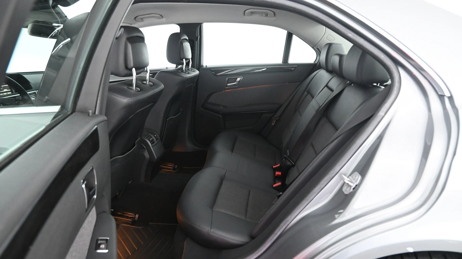 Car Image - 4nEKGZU61PjAItGz36Mjks