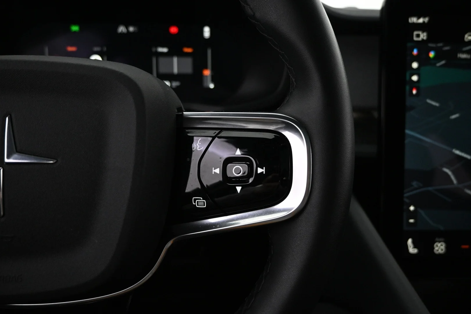 Car Image - IOUalGuZ8Gi34EUyOWxGq