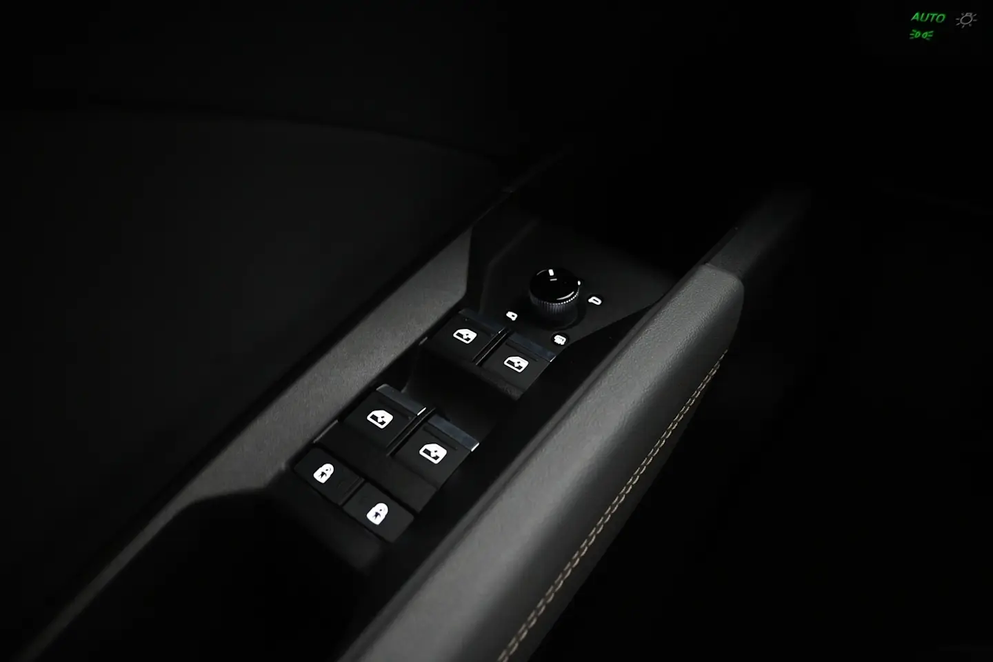 Car Image - 4f6lcNLgF0QAo1QeT6K9f1