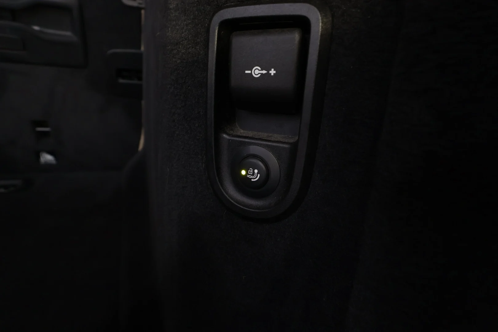 Car Image - 4mV1wydIL294n830EZvfUu