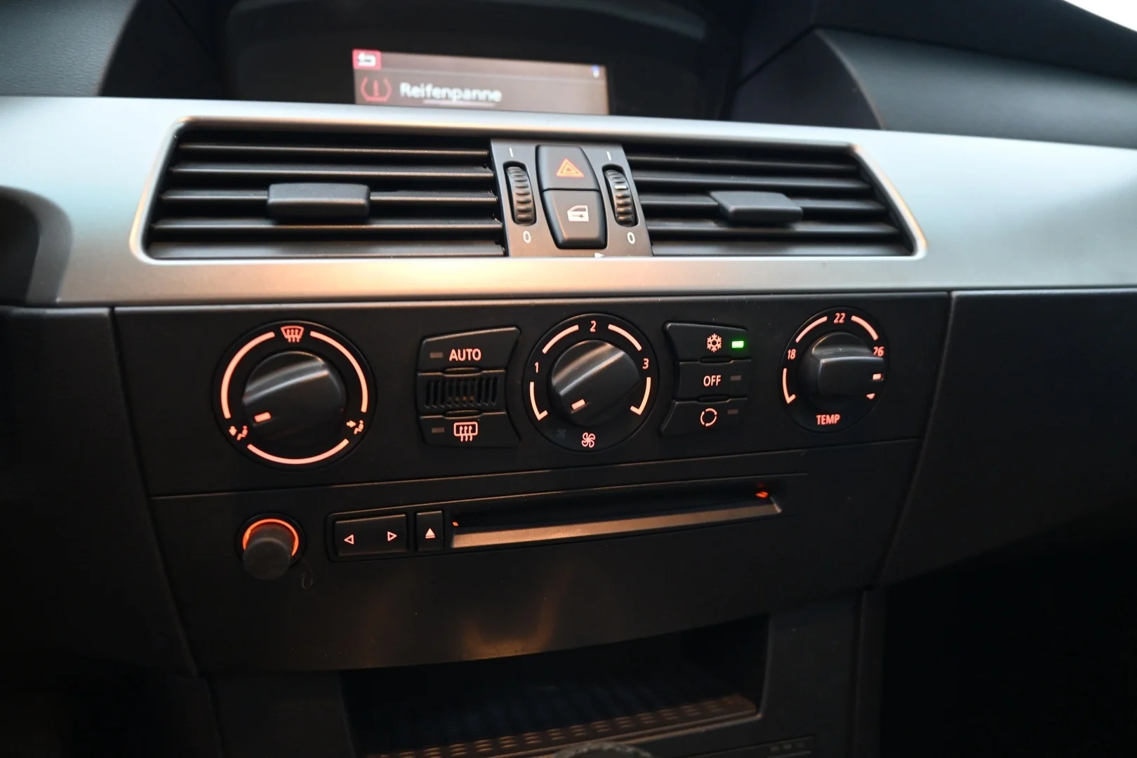 Car Image - 25AkVkDUVig8uzuEsdDVFH