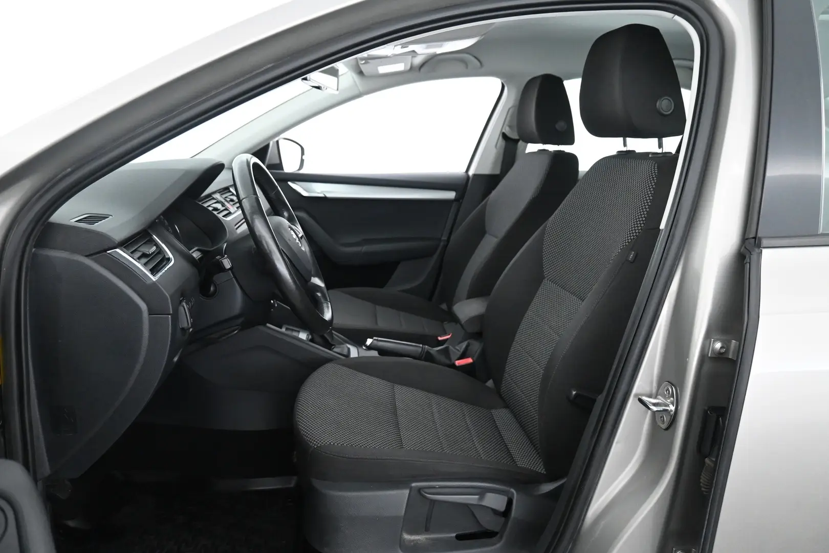 Car Image - 6yMxWjX03Laa2pMuPRhQwv