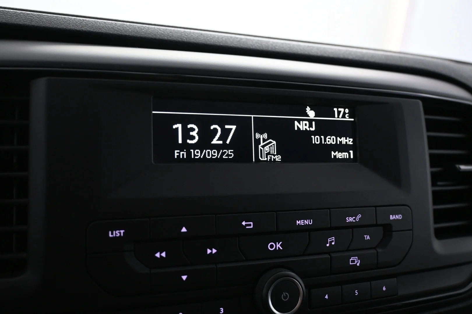 Car Image - 4kqRQgfX8w5VcgwbRb7byV