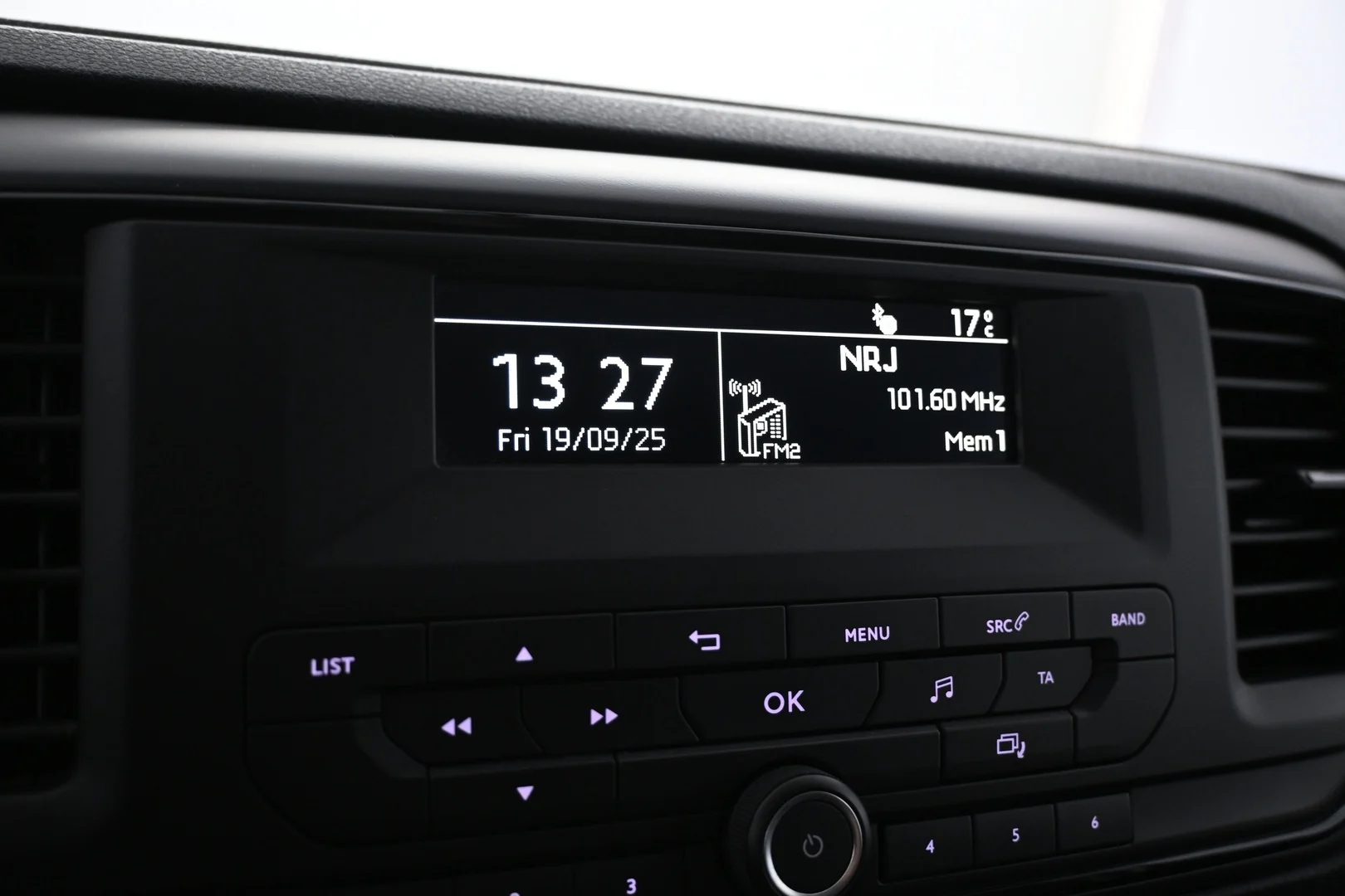 Car Image - 4kqRQgfX8w5VcgwbRb7byV