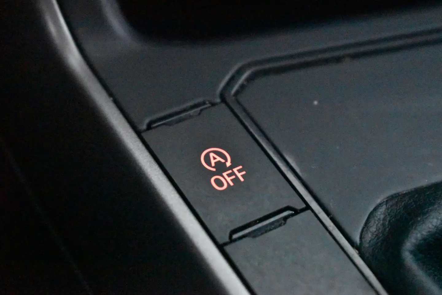 Car Image - 1DqnmwK8MGTcAcyyDYC6u1