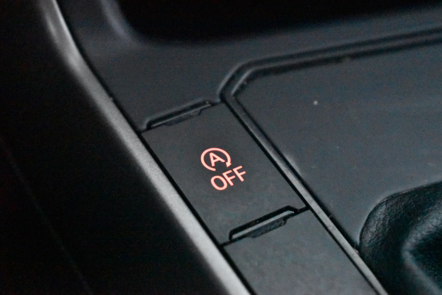 Car Image - 1DqnmwK8MGTcAcyyDYC6u1