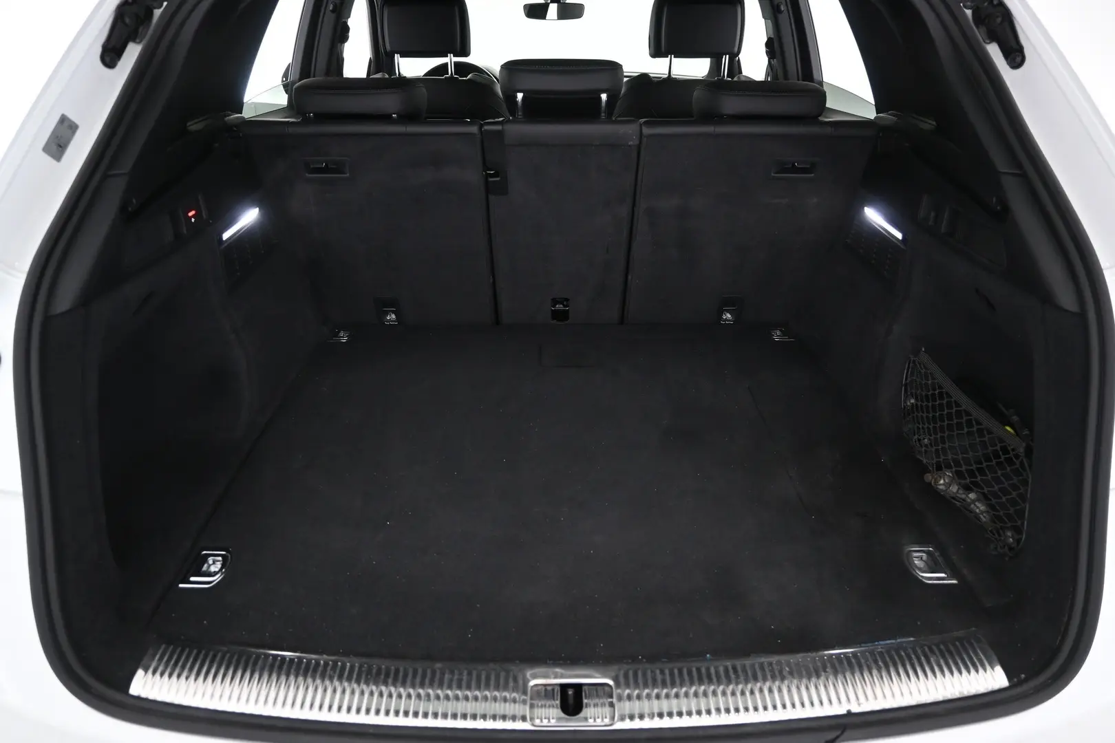 Car Image - 27QmQ9zfGBD6VHxK5mPBhl