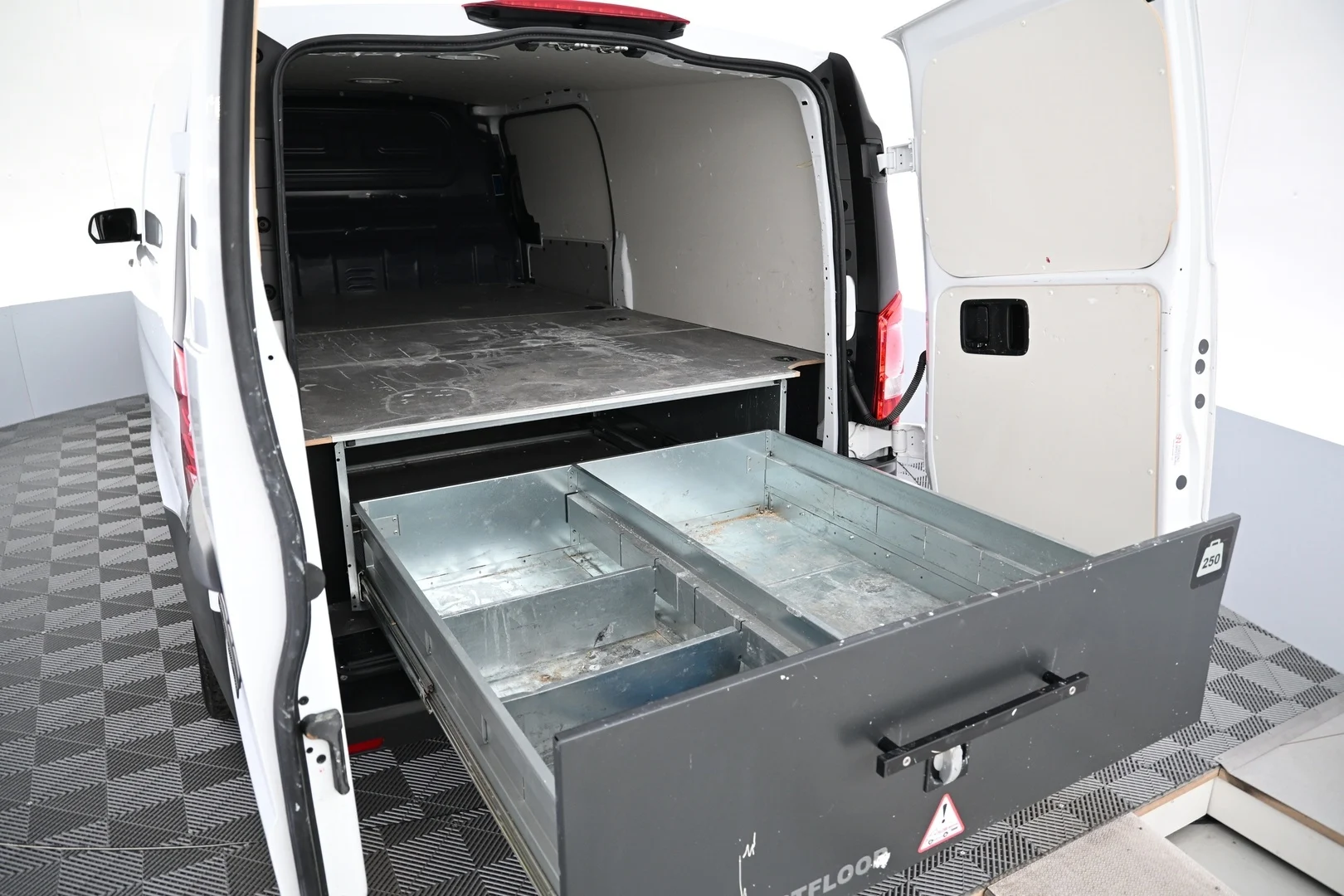 Car Image - 2XNOn2KBri4UKZchyCXeqI