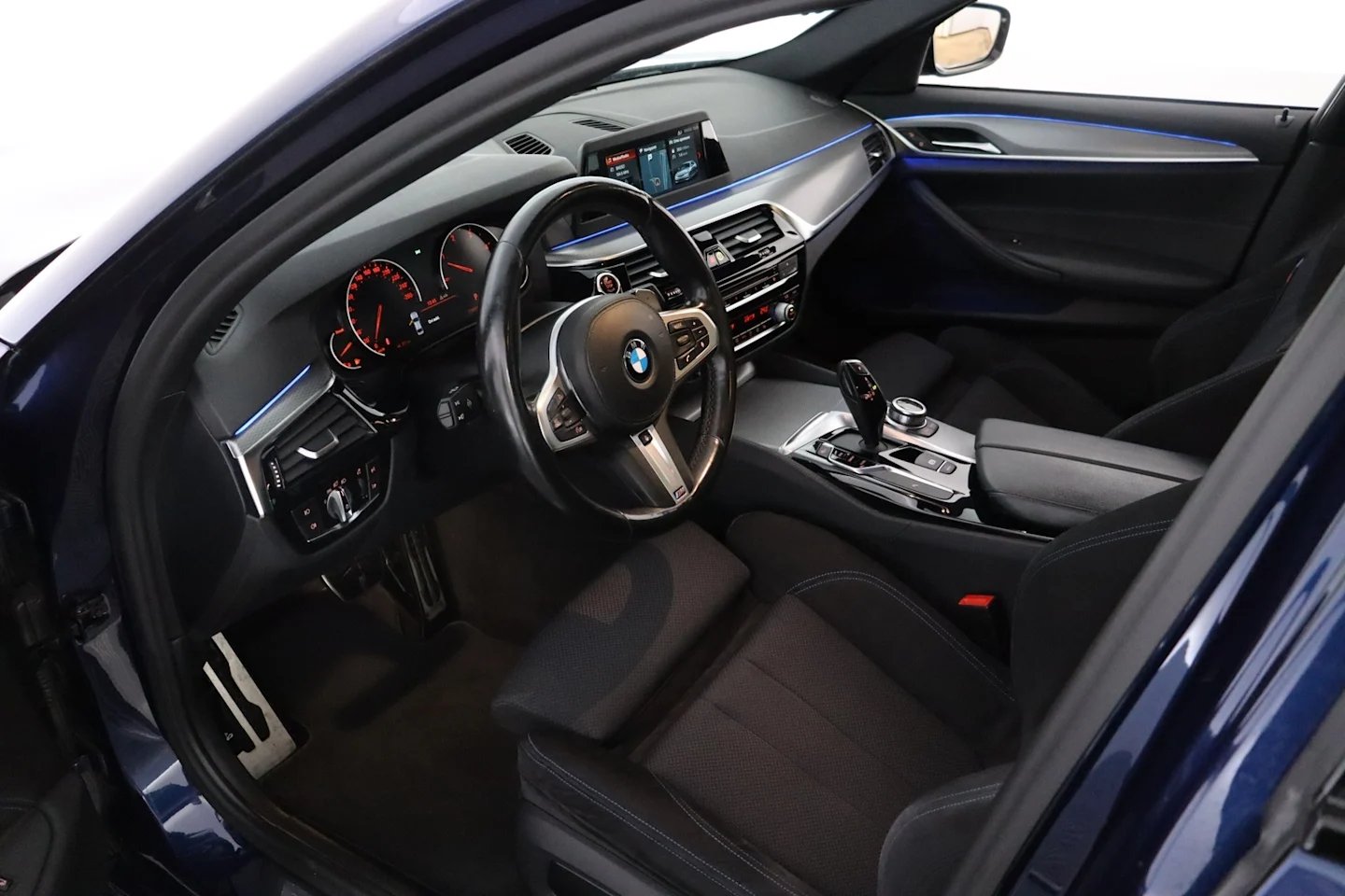 Car Image - 4LO6YIWdJpUPe1jzOrPihC