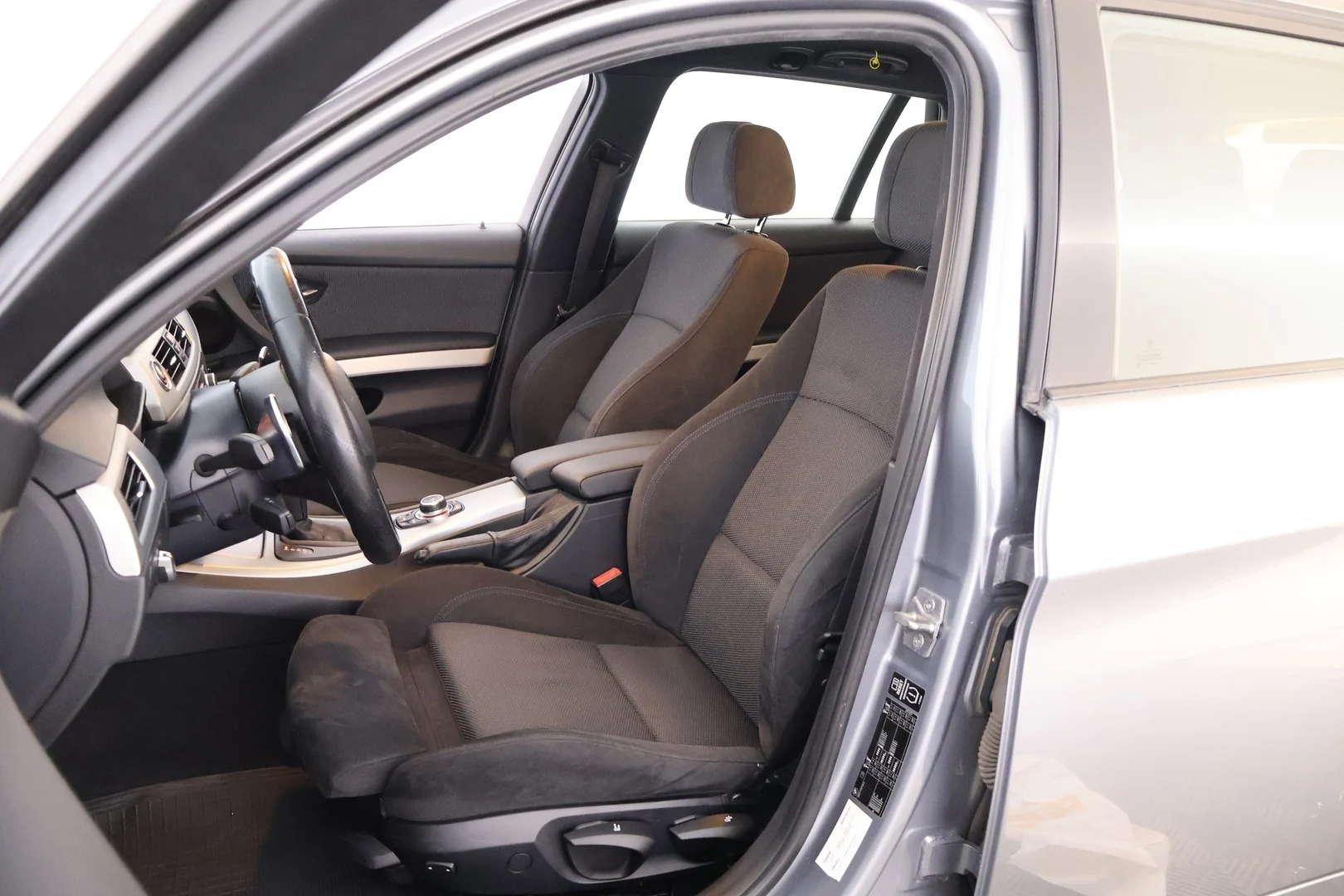 Car Image - 2cONL2B4aDjDndt3AzotN0