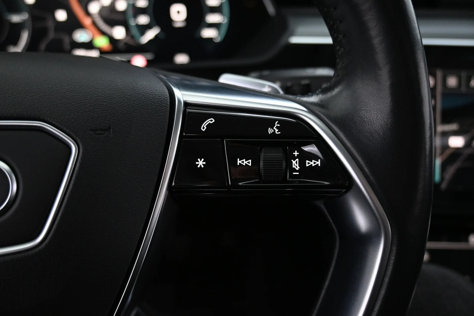 Car Image - 4KsusEdg4o6l5ccYdELA4V